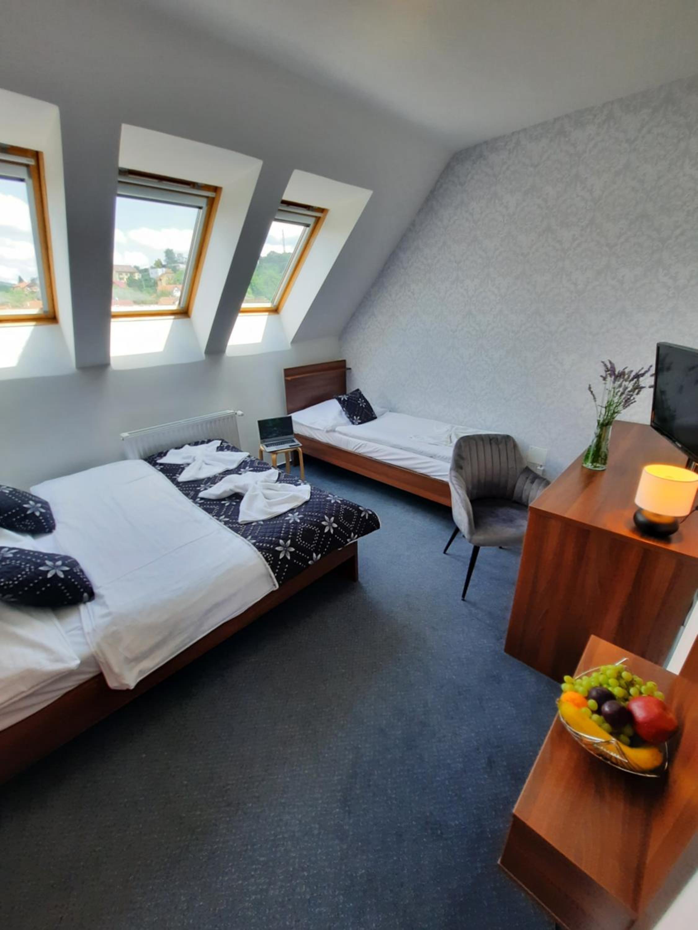 Triple Room with Bath - Photo 1