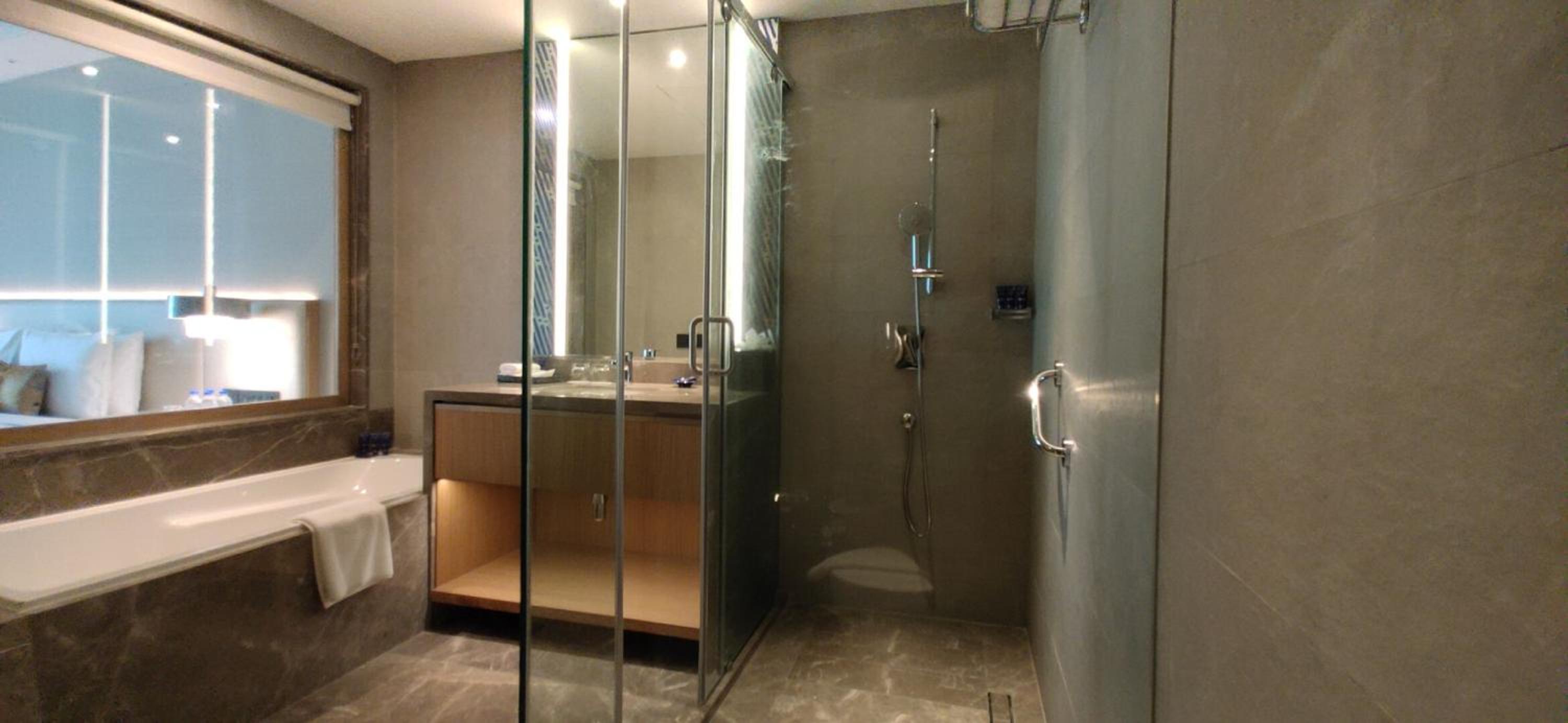 Premium Suite - Photo 6