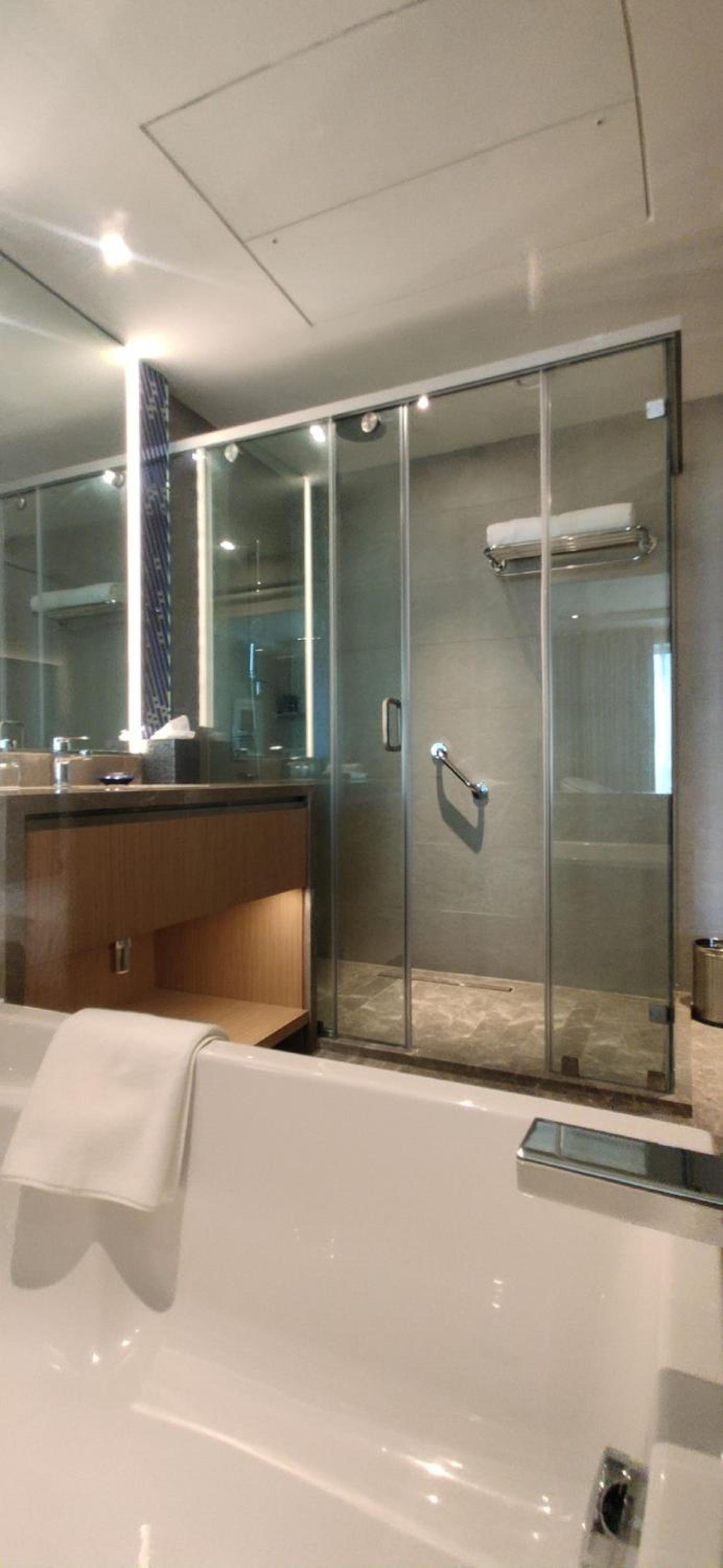 Premium Suite - Photo 4