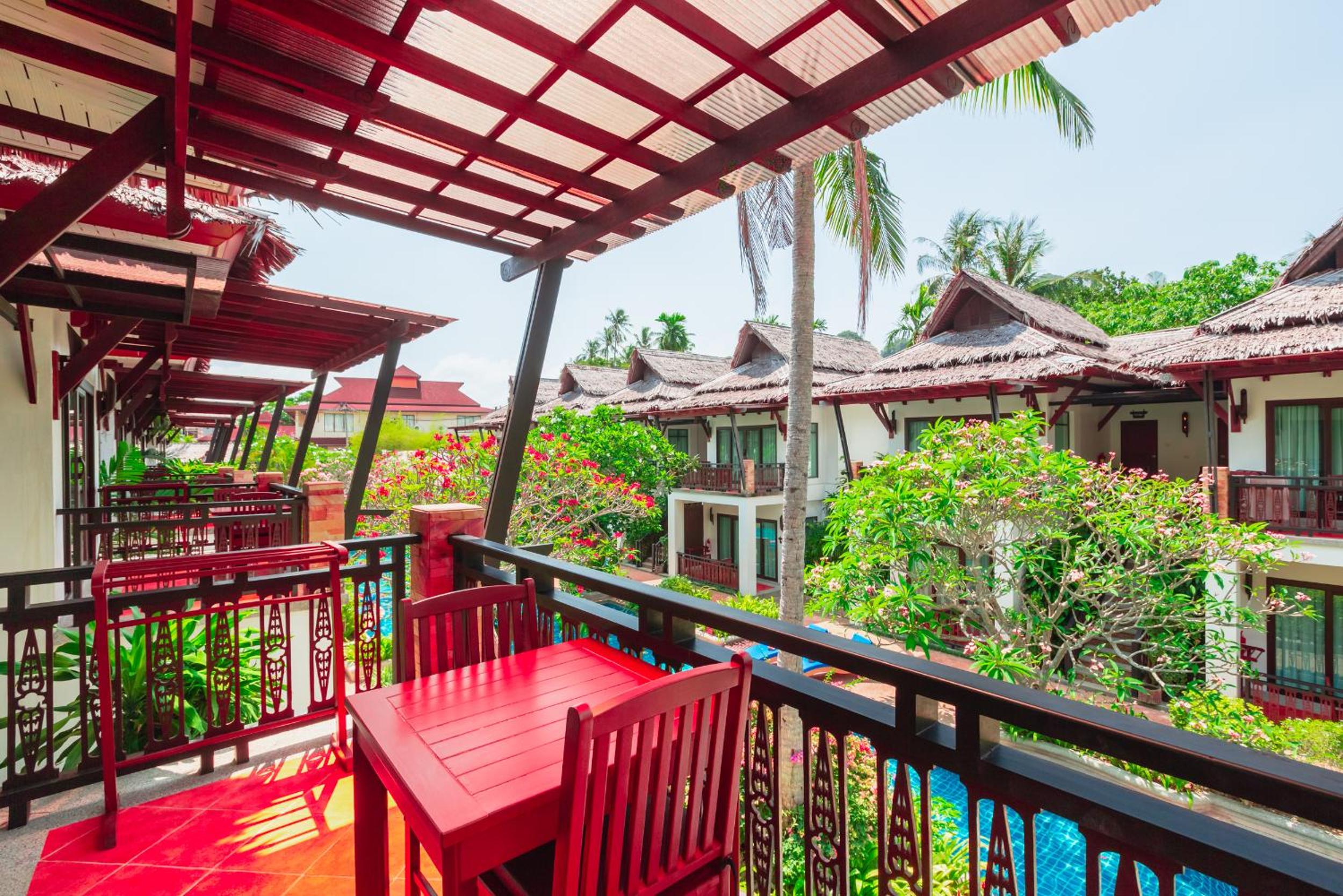 Deluxe Double or Twin Room with Pool View - Photo 6
