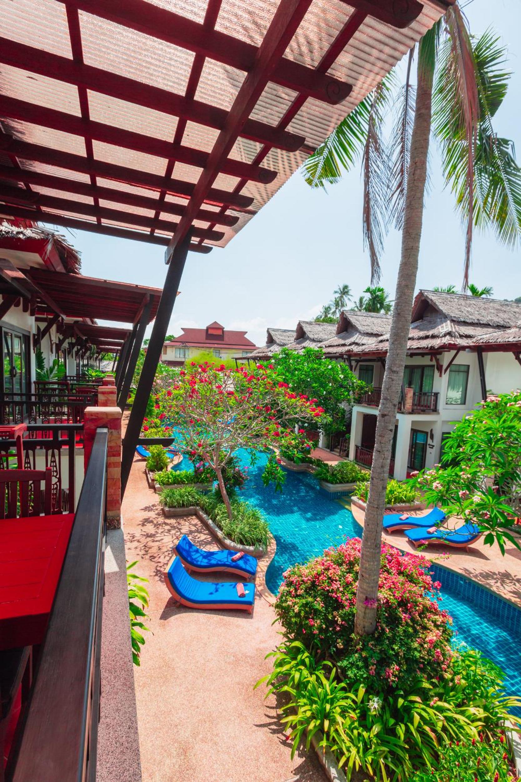 Deluxe Double or Twin Room with Pool View - Photo 7