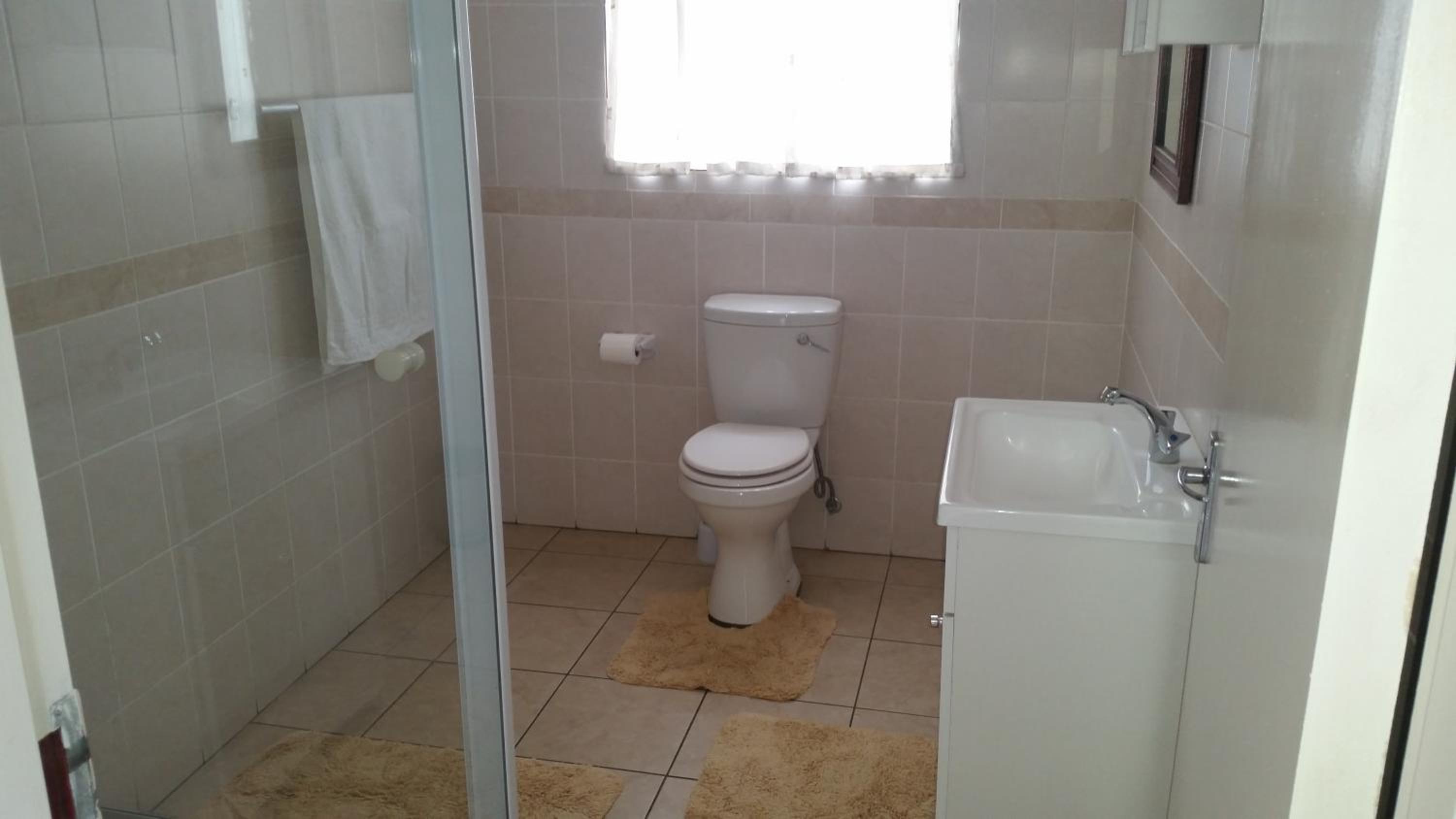 Two-Bedroom Cottage 2 - Photo 3