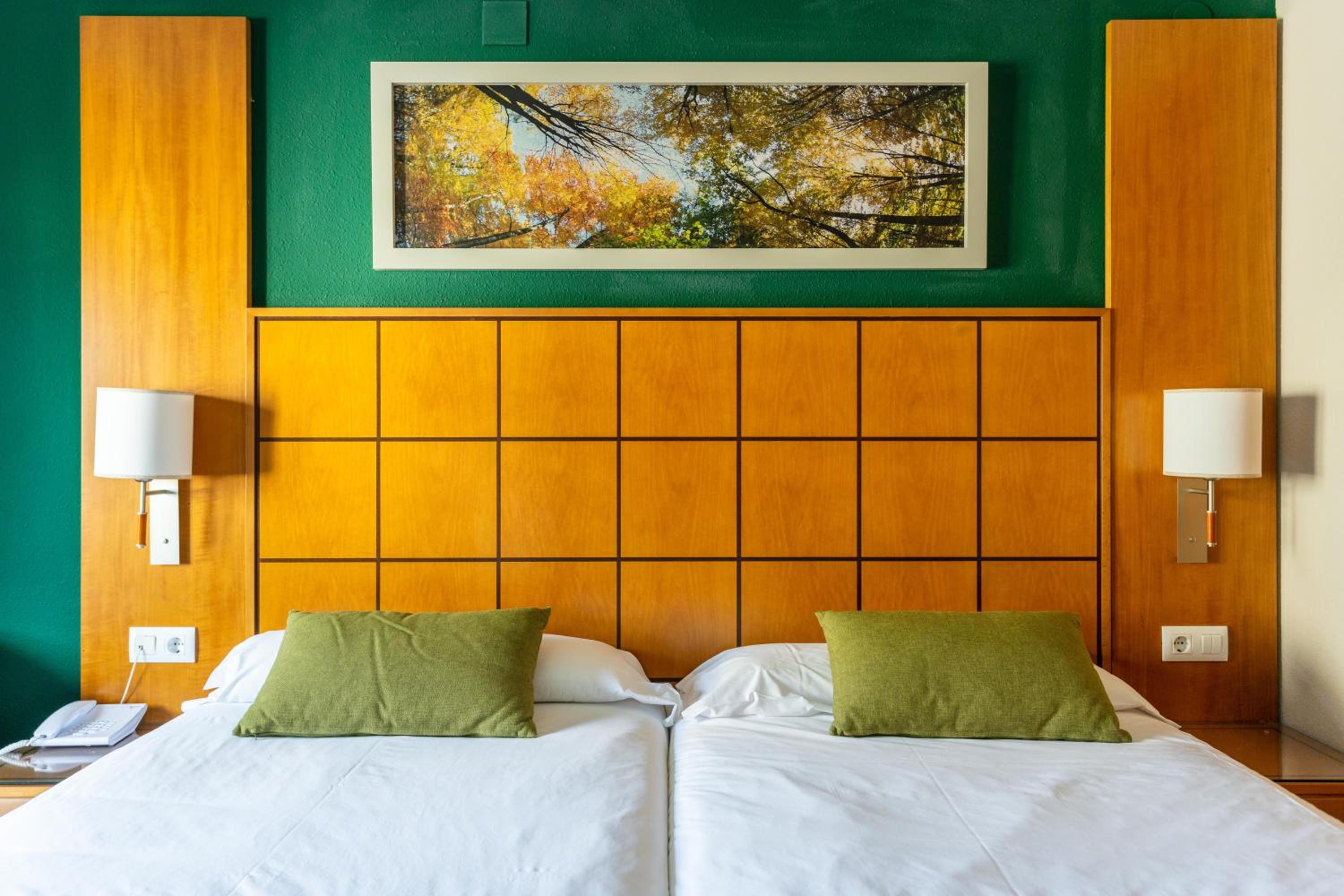 Twin Room - Photo 1