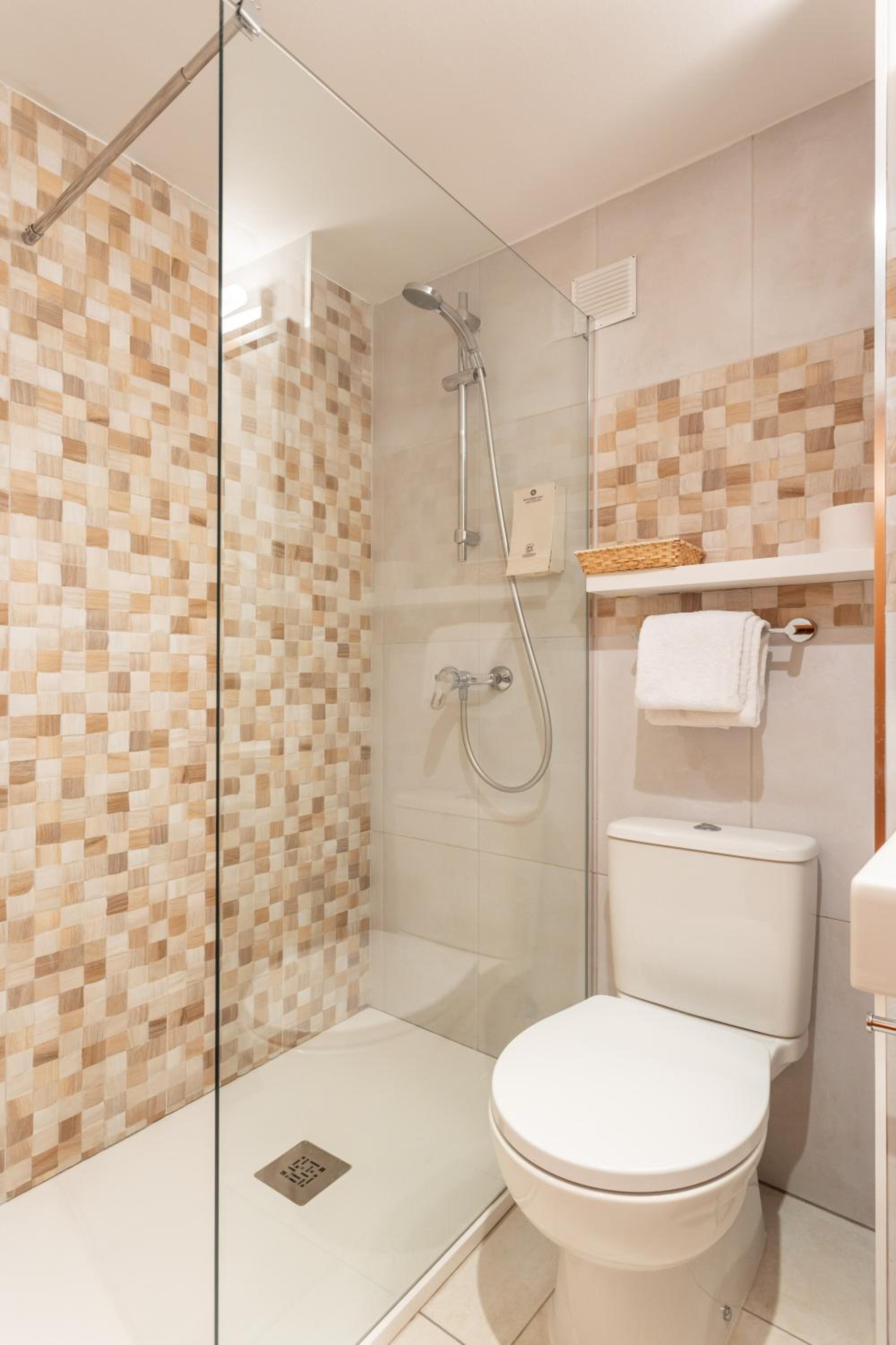 Classic Double Room - Photo 6