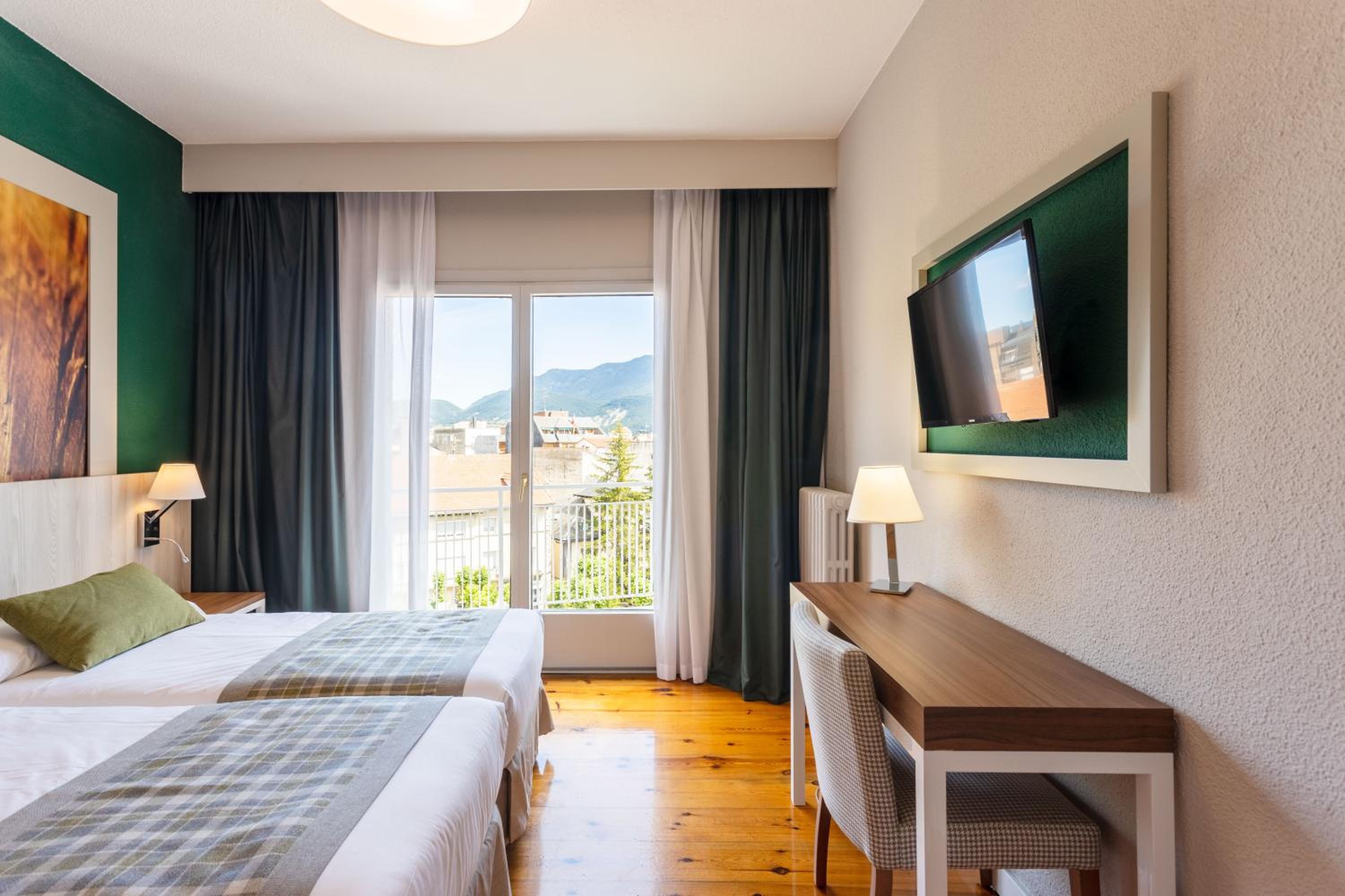 Classic Double Room - Photo 1