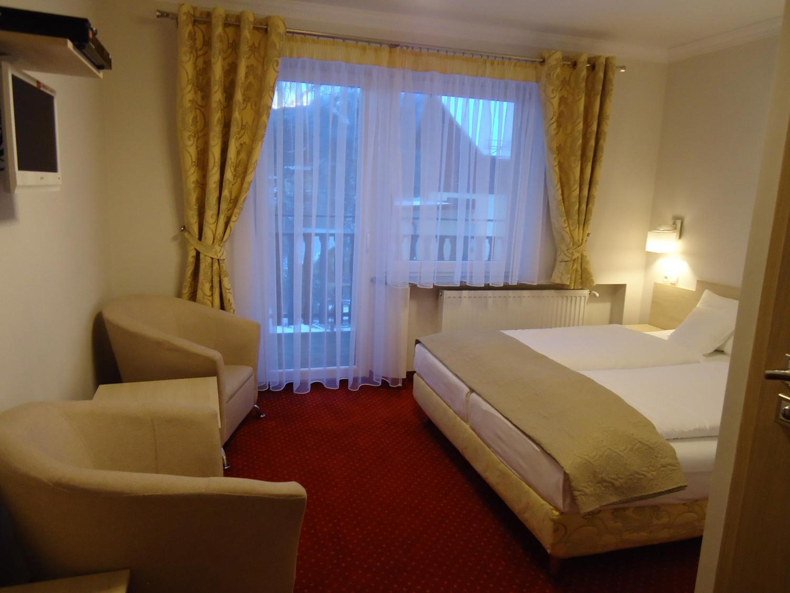 Double Room with Balcony and Mountain View photo 2
