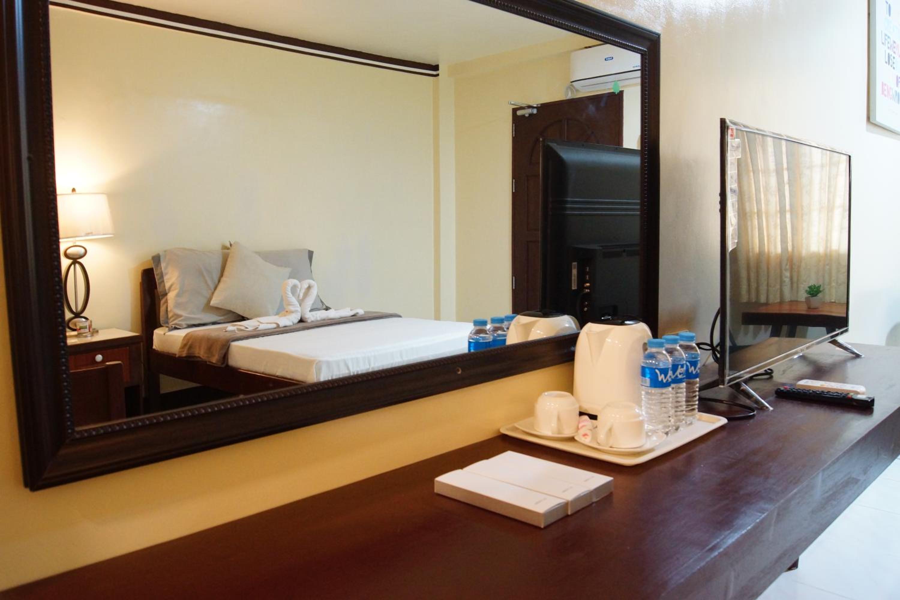 Deluxe Double or Twin Room - Photo 7