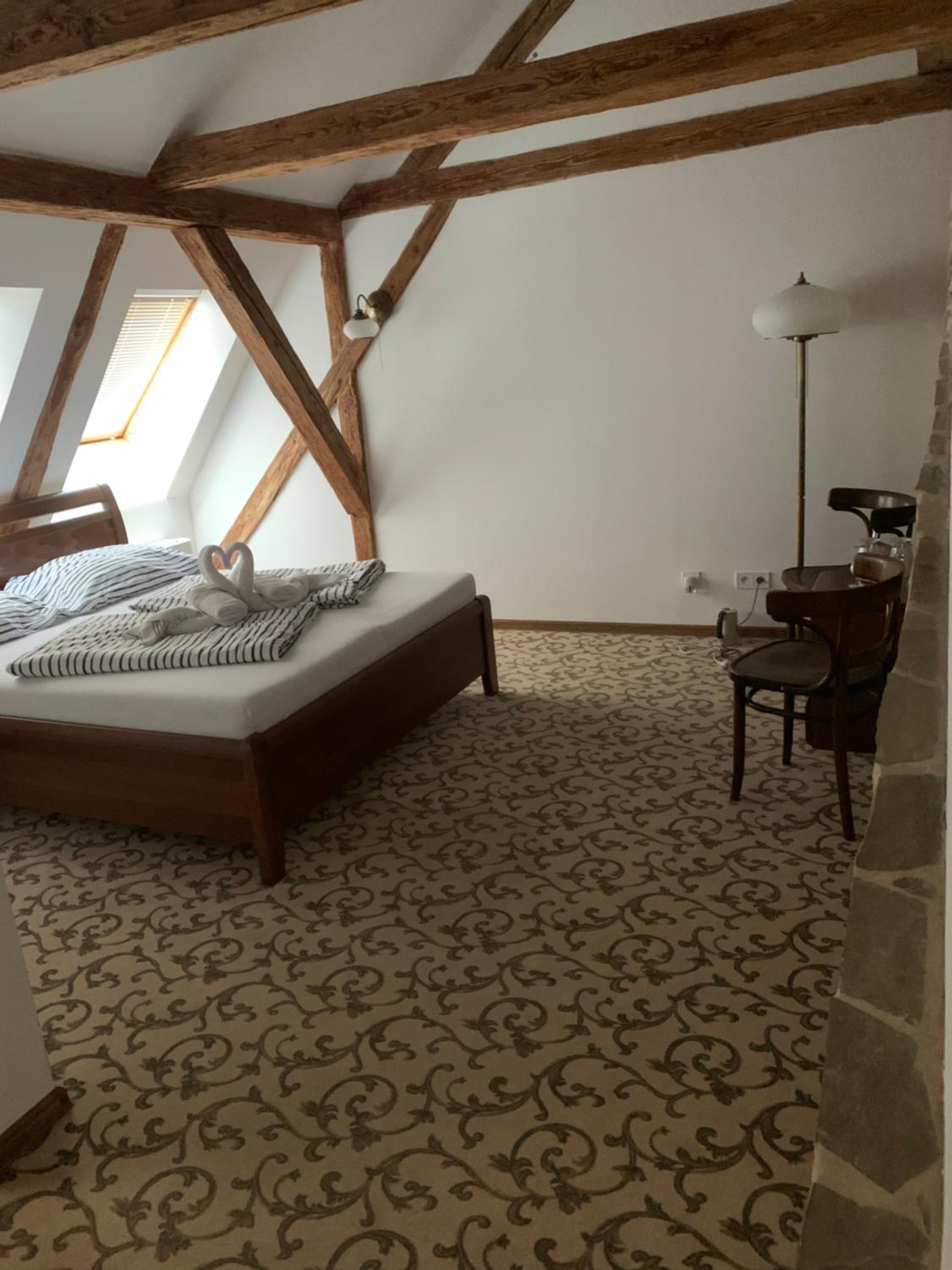 Deluxe Double Room with Bath - Photo 5