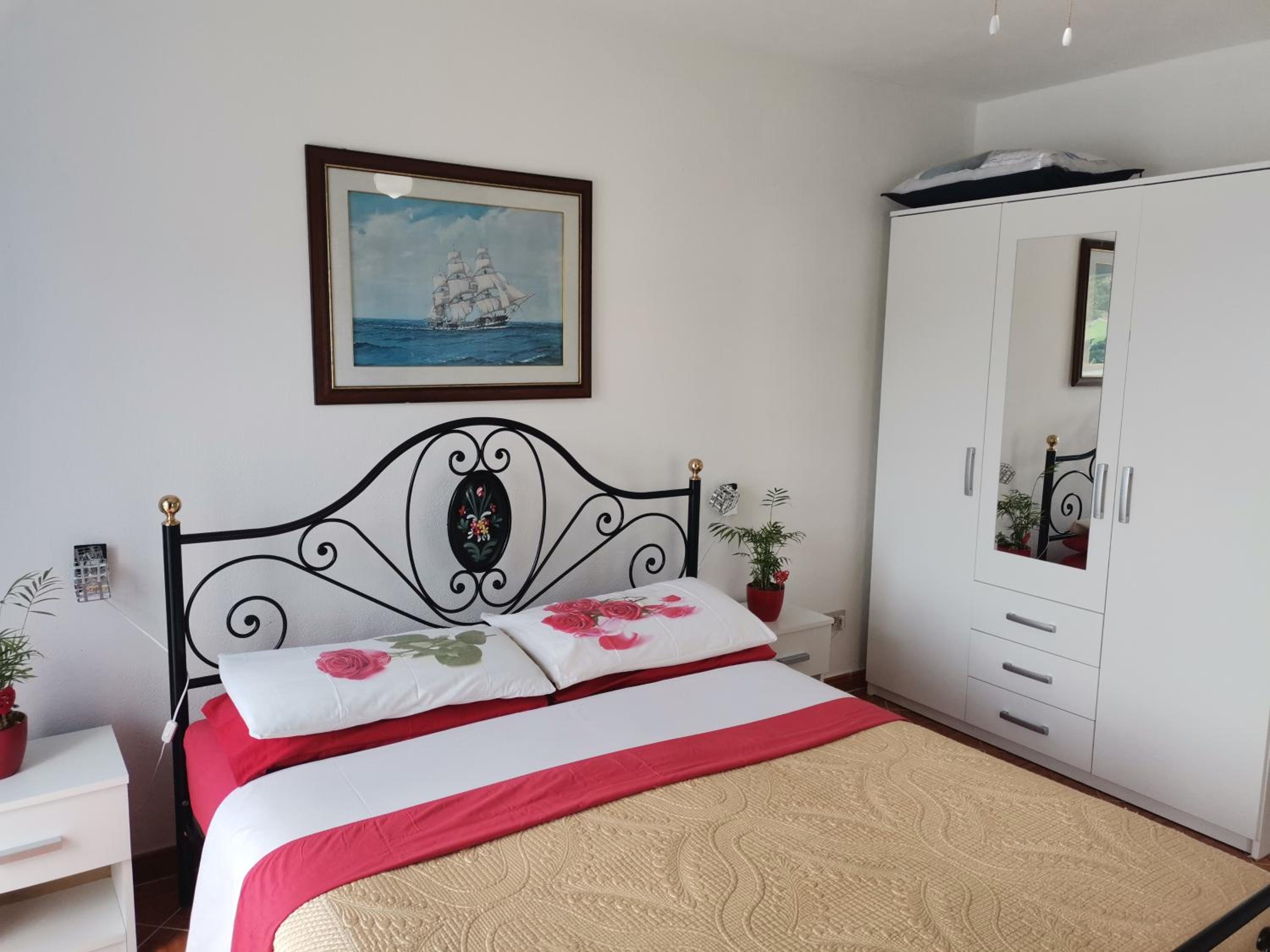 One Bedroom Apartment with Sea View photo 3