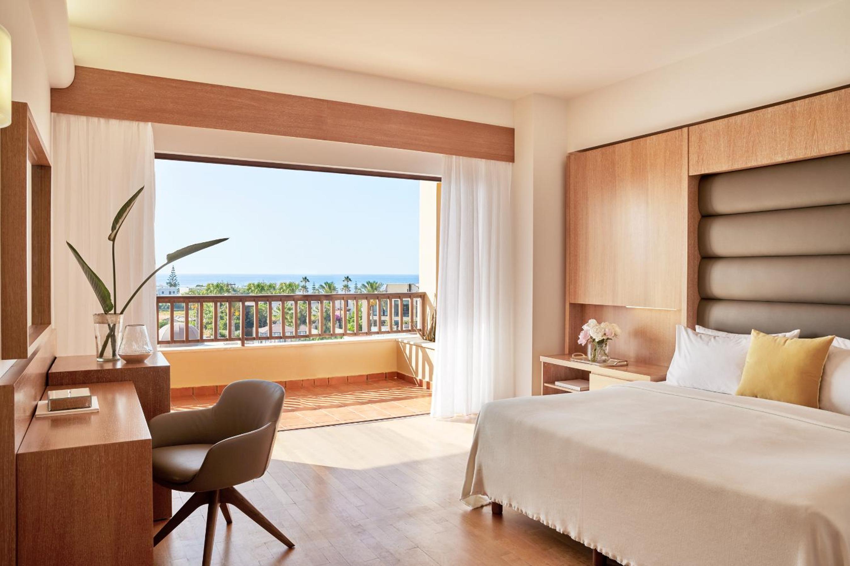 Executive Suite - Photo 1