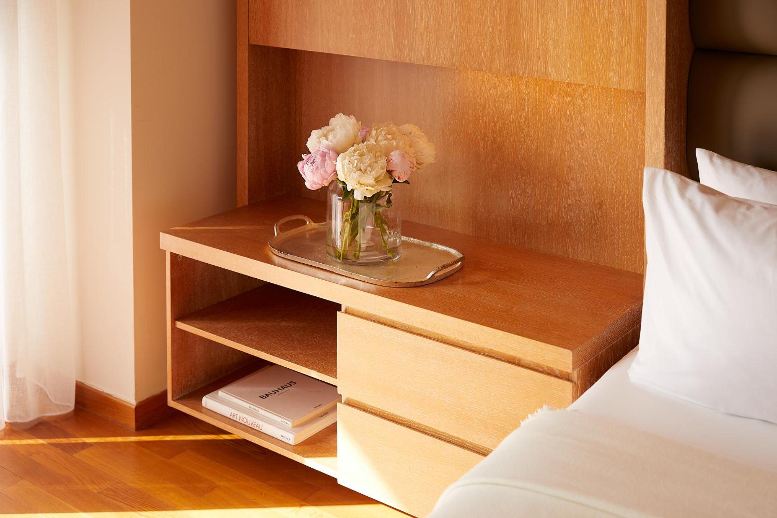 Executive Suite - Photo 4