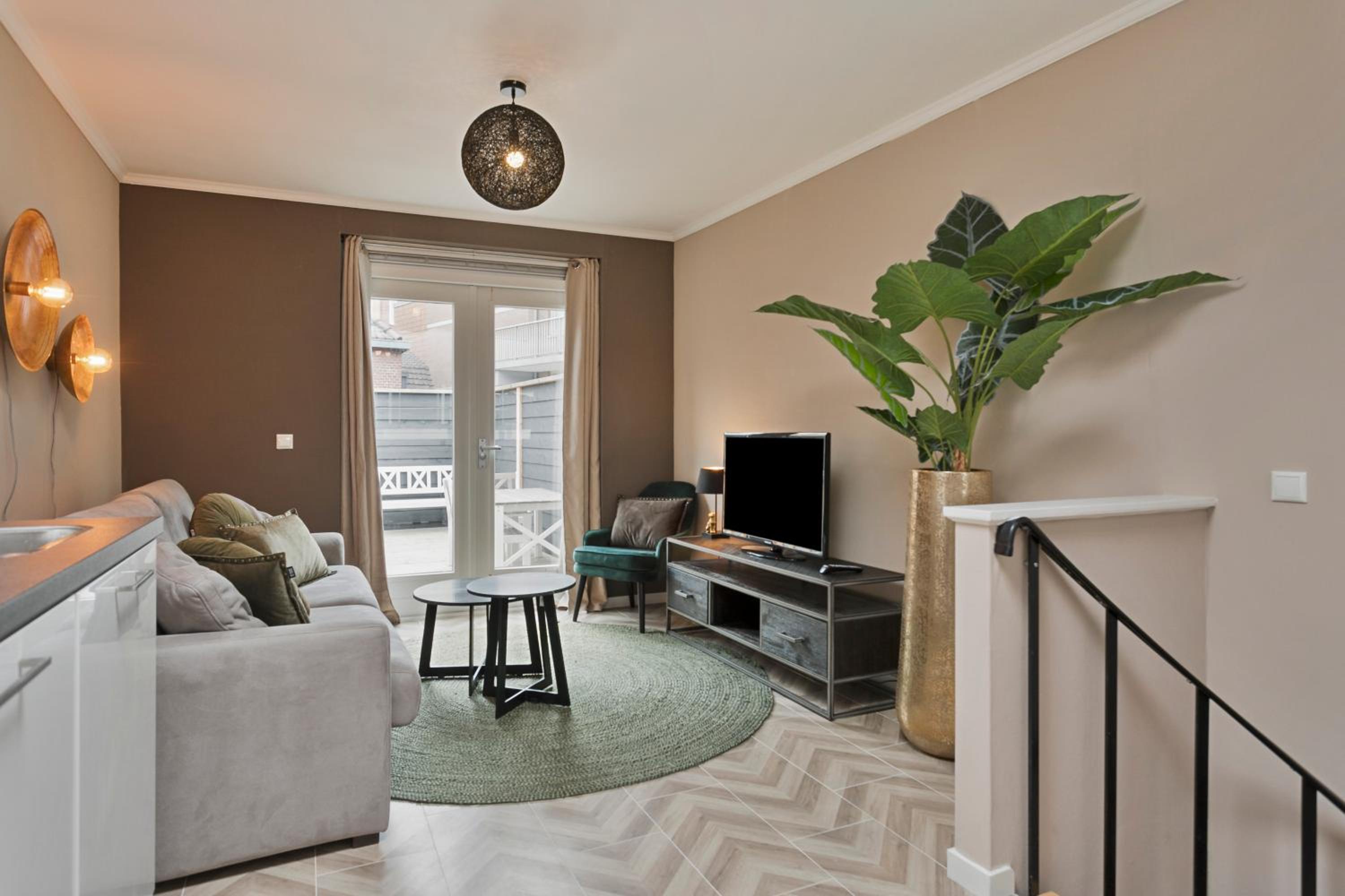One-Bedroom Apartment - Photo 8