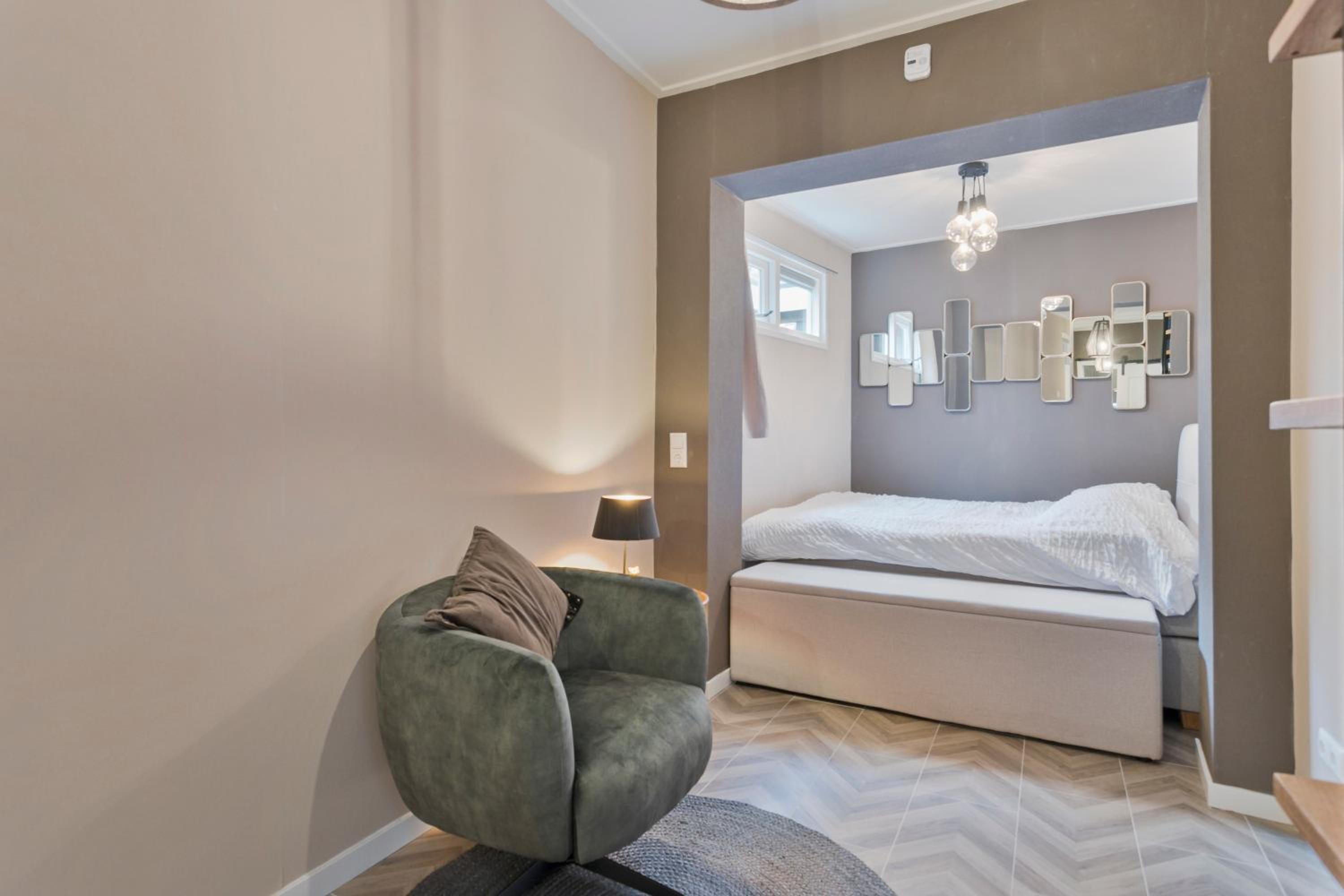 One-Bedroom Apartment - Photo 7