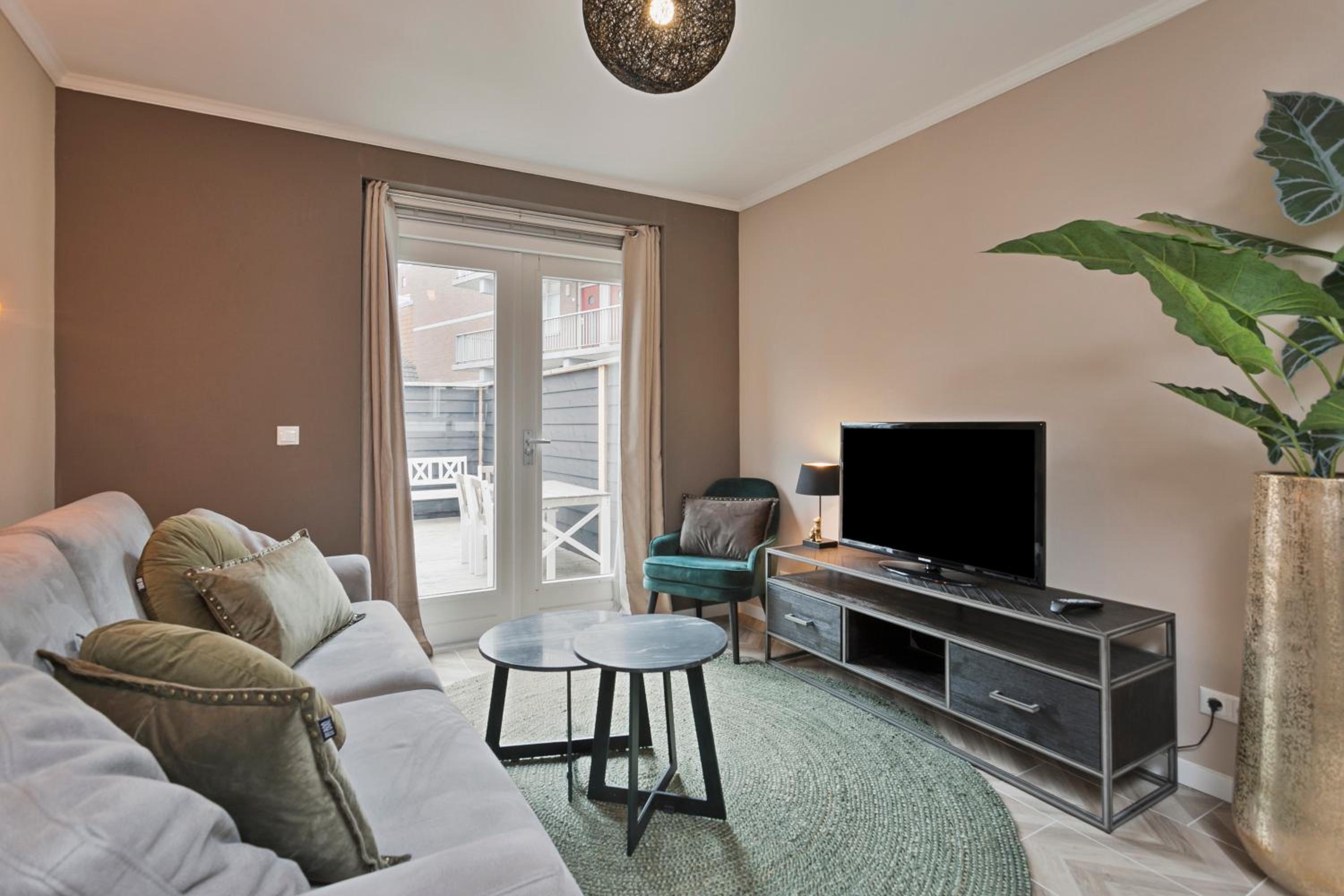 One-Bedroom Apartment - Photo 5