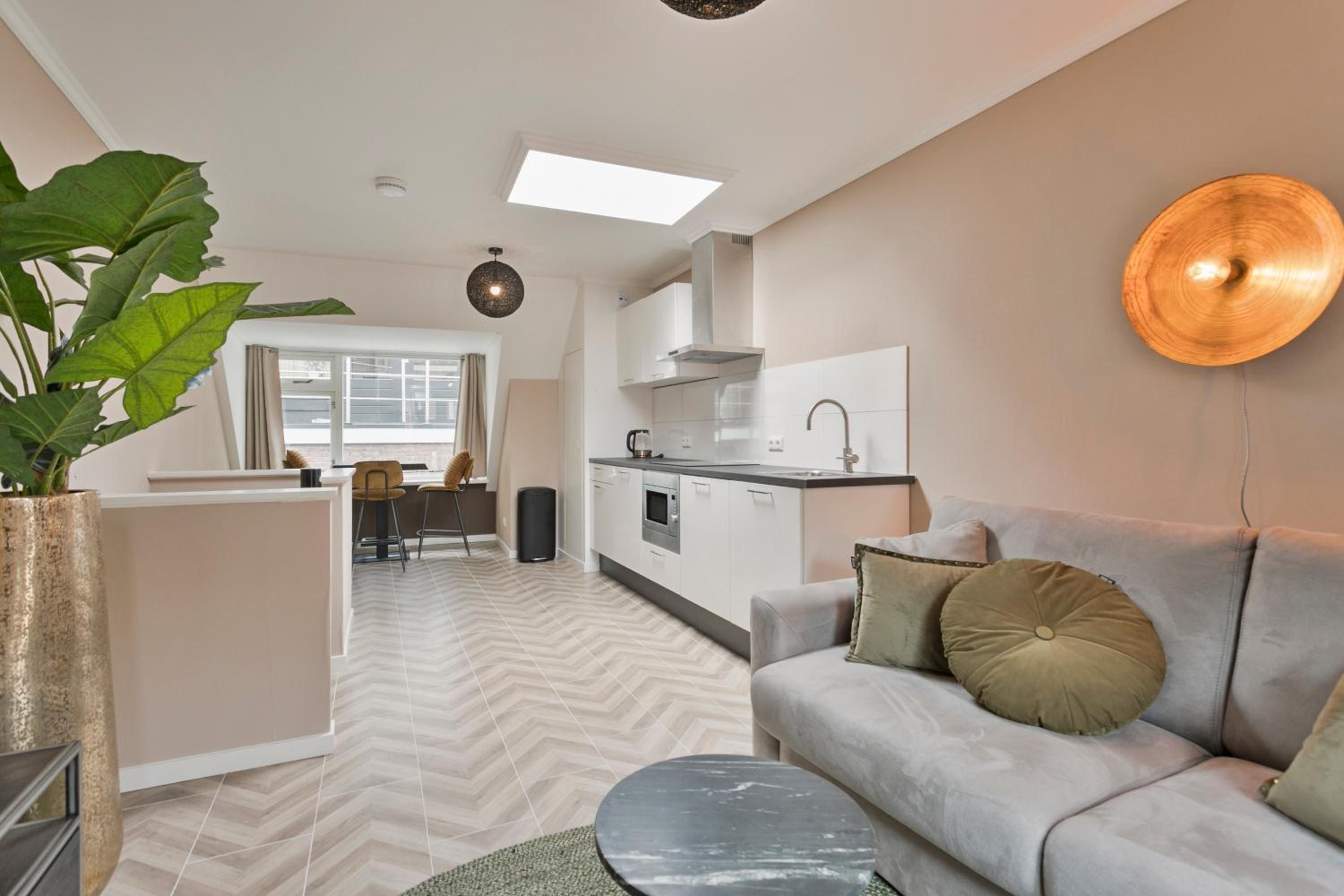 One-Bedroom Apartment - Photo 11