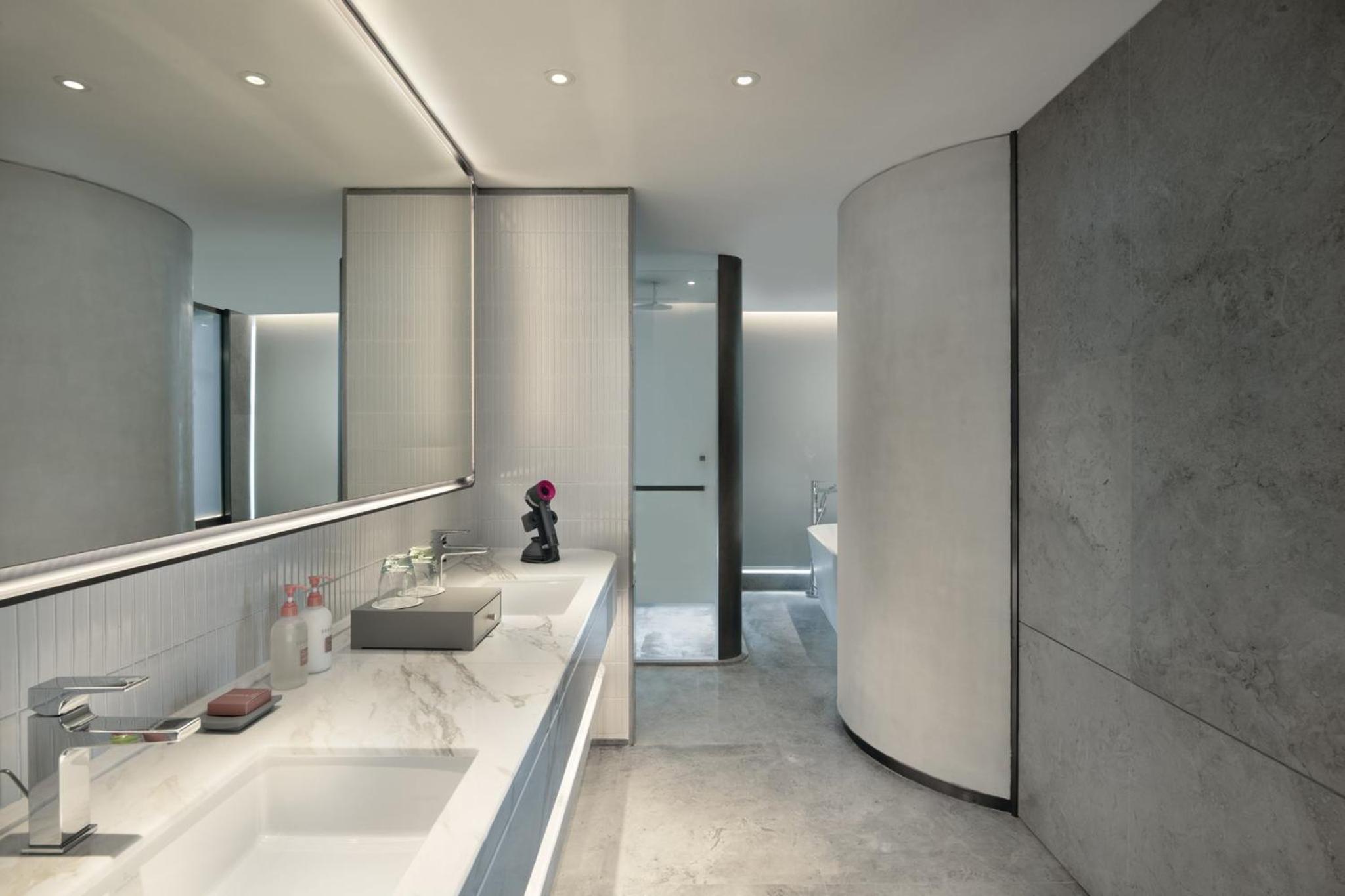 One-Bedroom King Suite with Sofa Bed - Photo 3