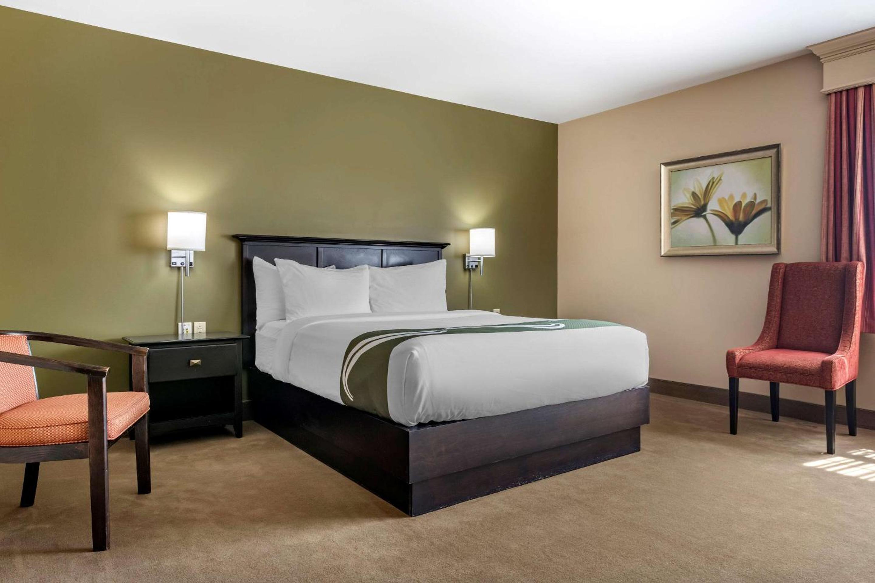 Queen Room - Disability Access - Photo 1
