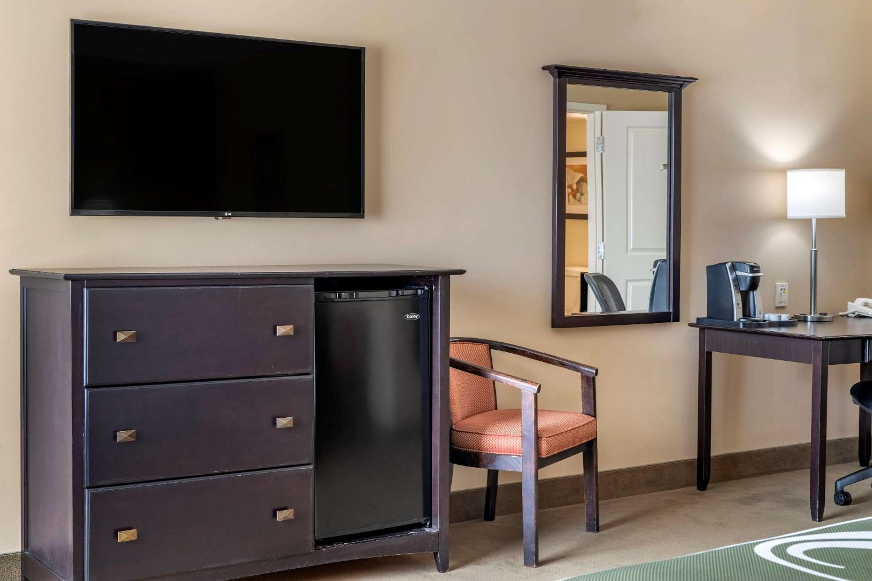 Queen Room - Disability Access - Photo 3