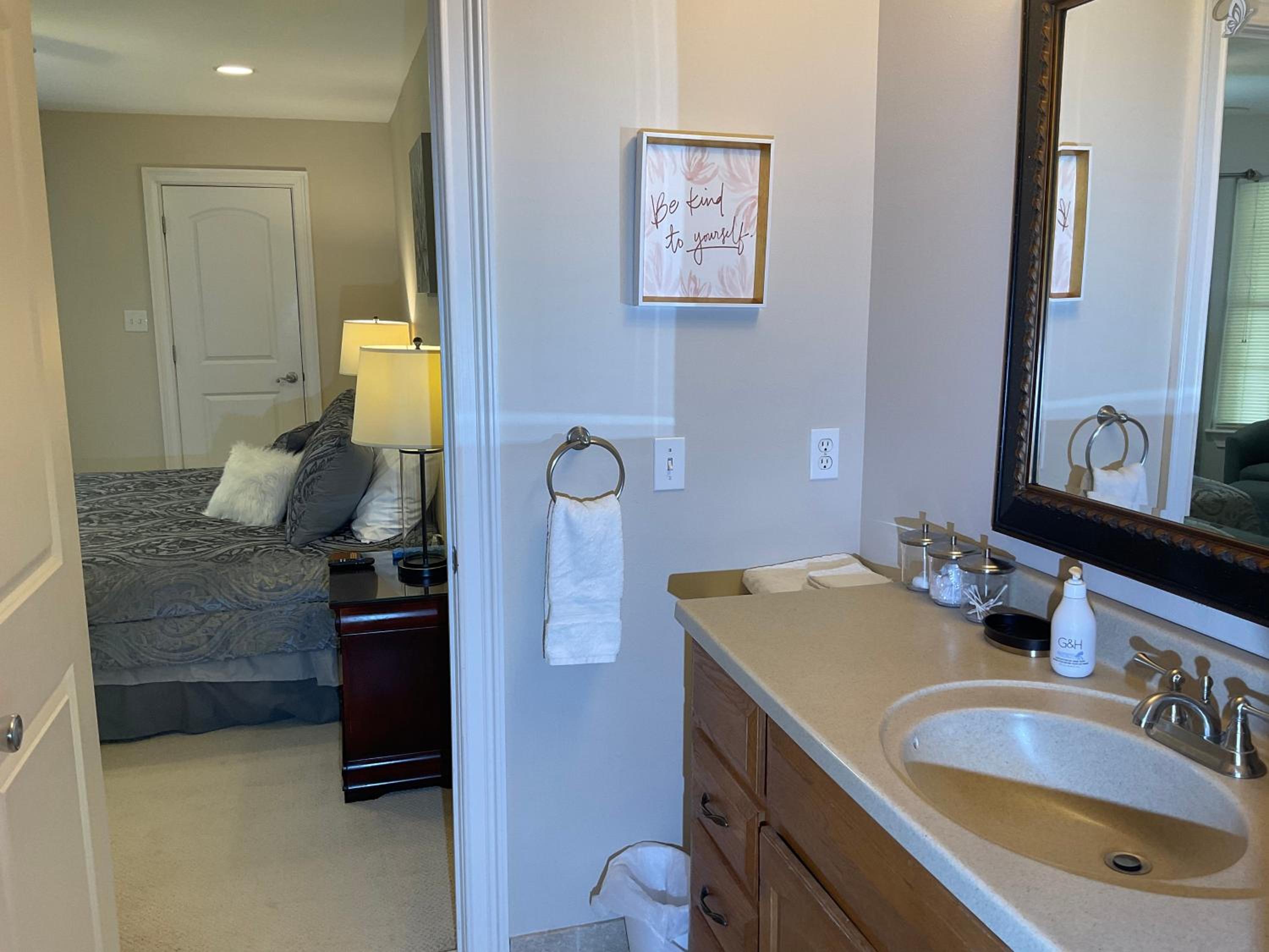 Double Room with Private Bathroom - Photo 4