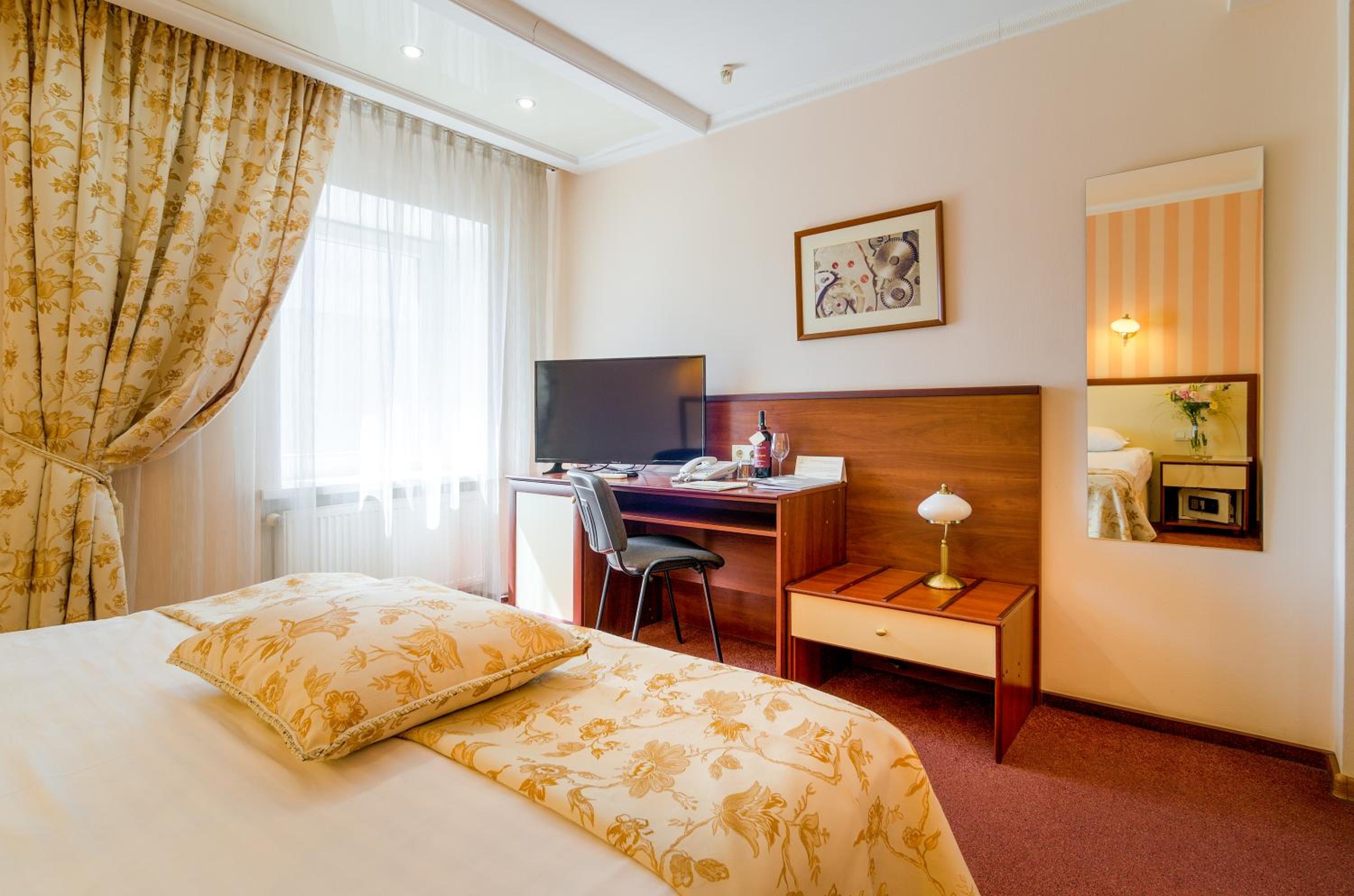 Standard Double Room photo 2