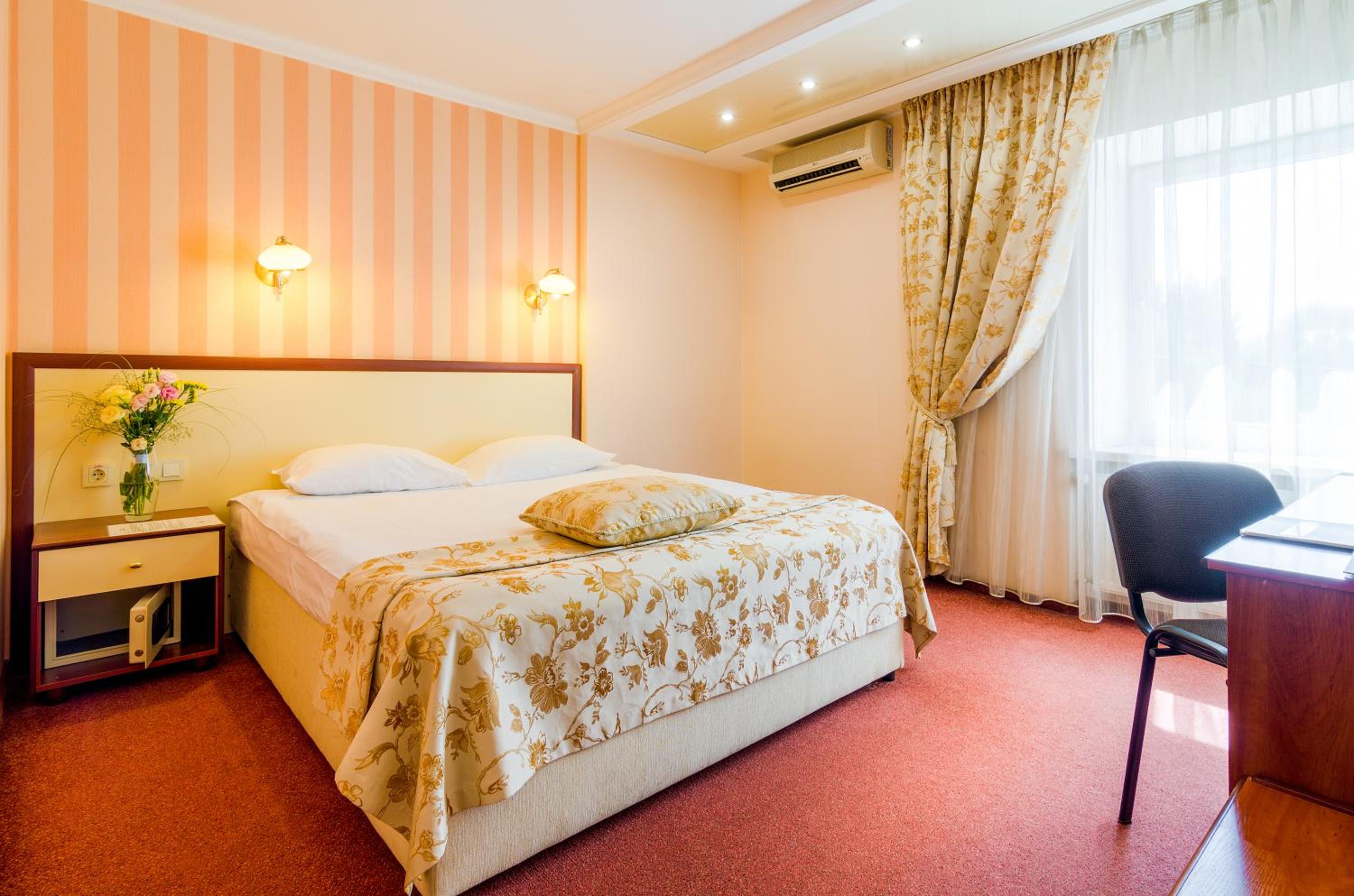 Standard Double Room photo 3