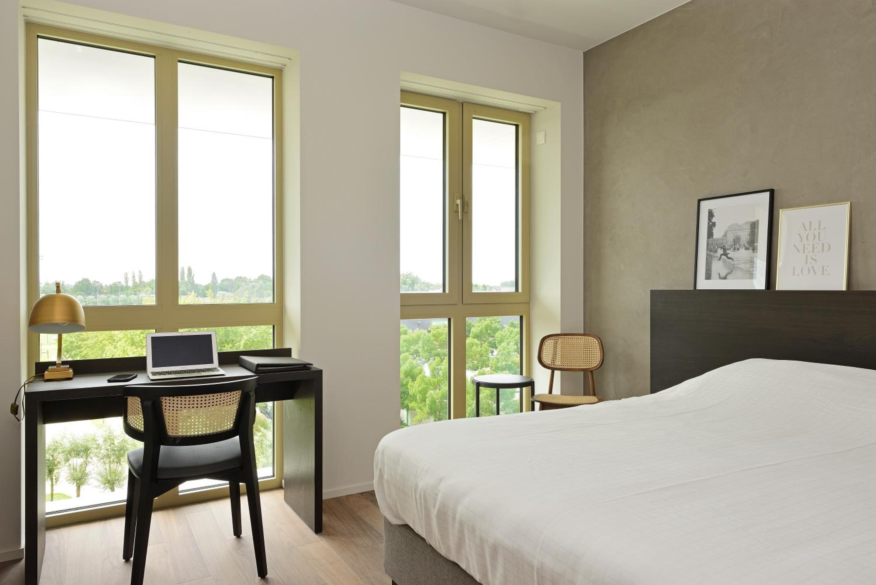 Standard King Room - Photo 2