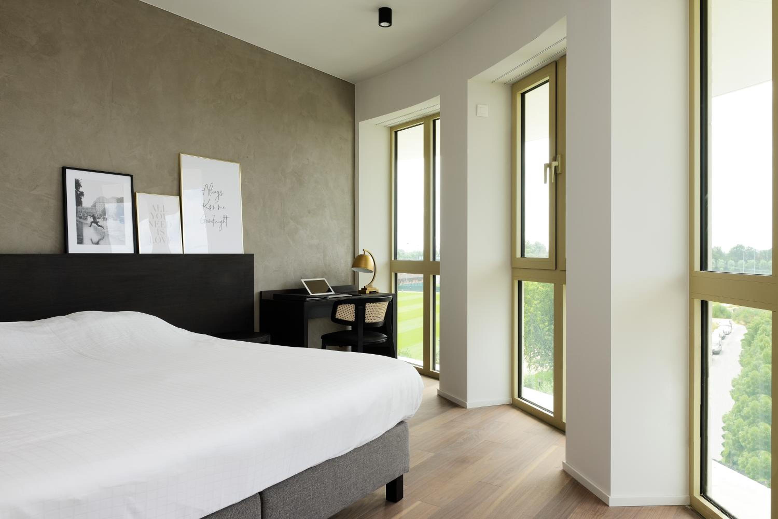 Superior King Room - Photo 4