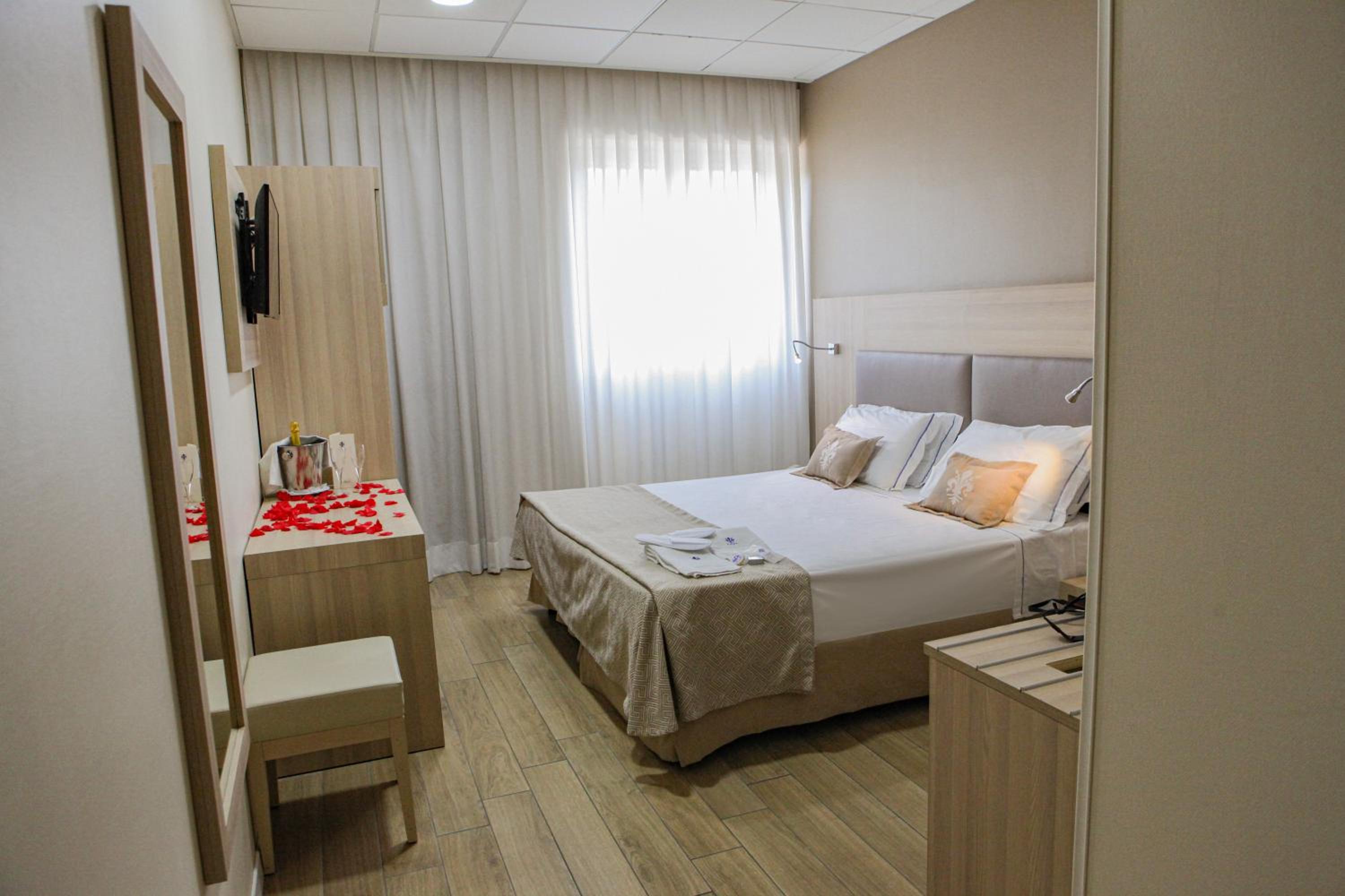 Superior Double Room - Photo 8