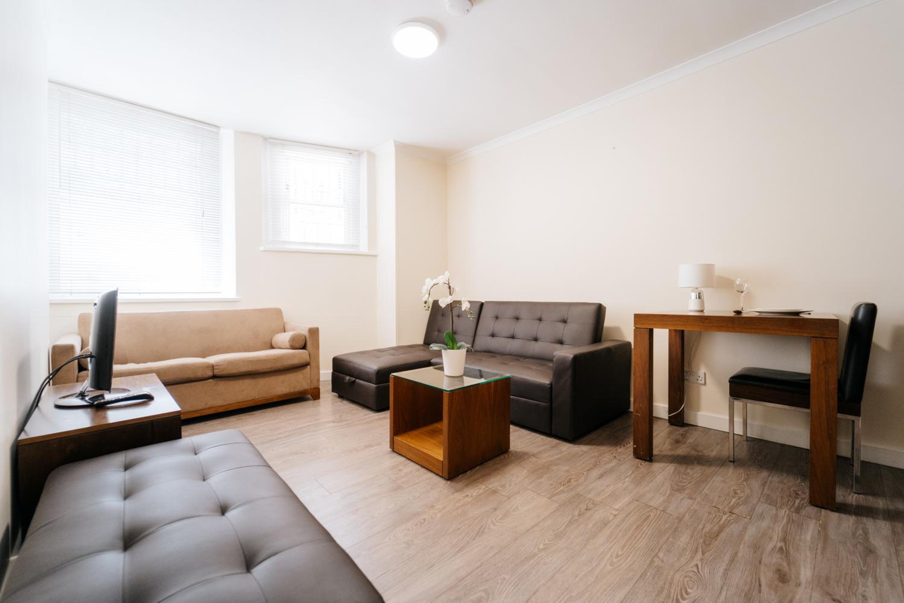 Apartment photo 1