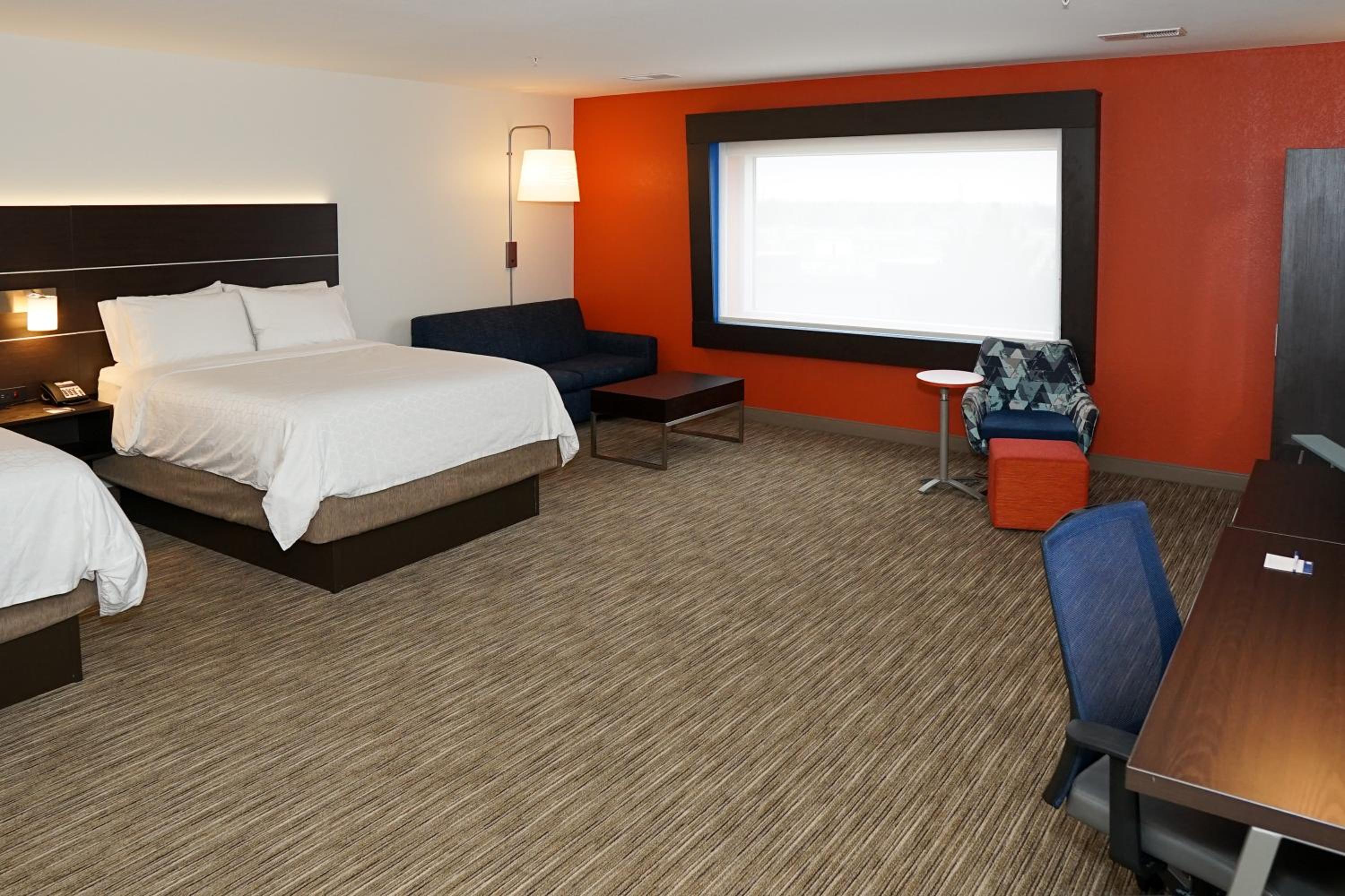 Queen Suite with Two Queen Beds and Sofa Bed photo 2