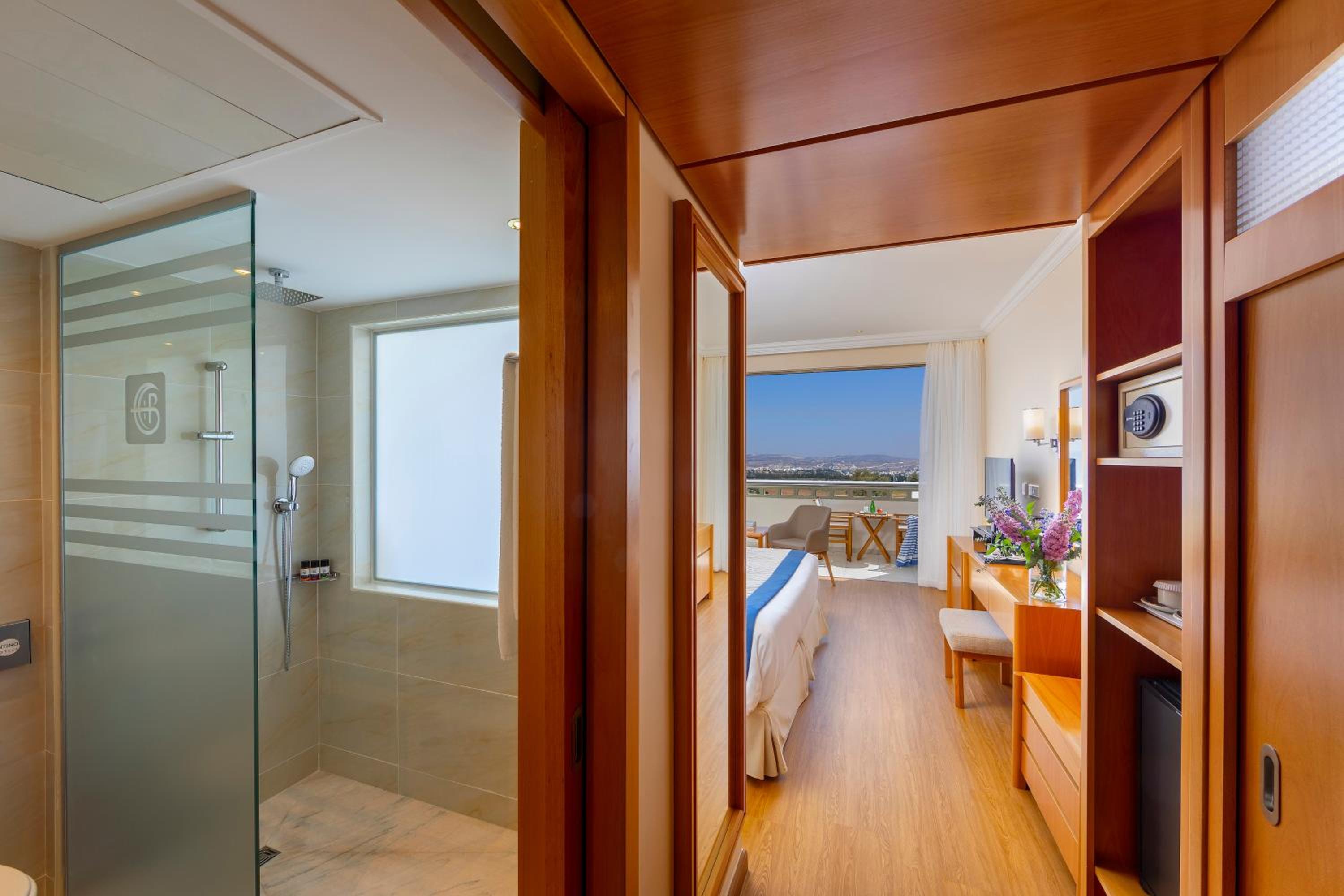 Superior-Zimmer mit Landblick