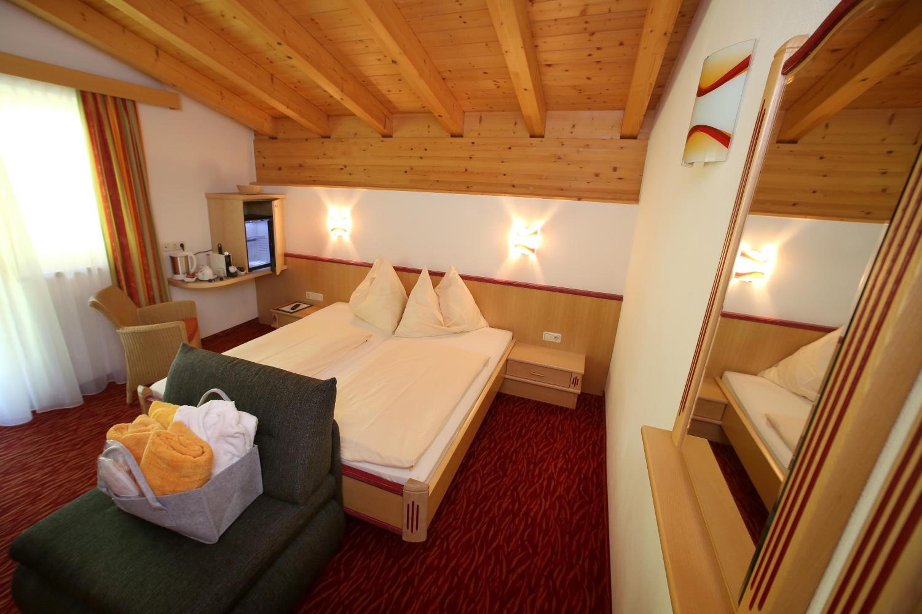 Standard Double Room with Balcony photo 3