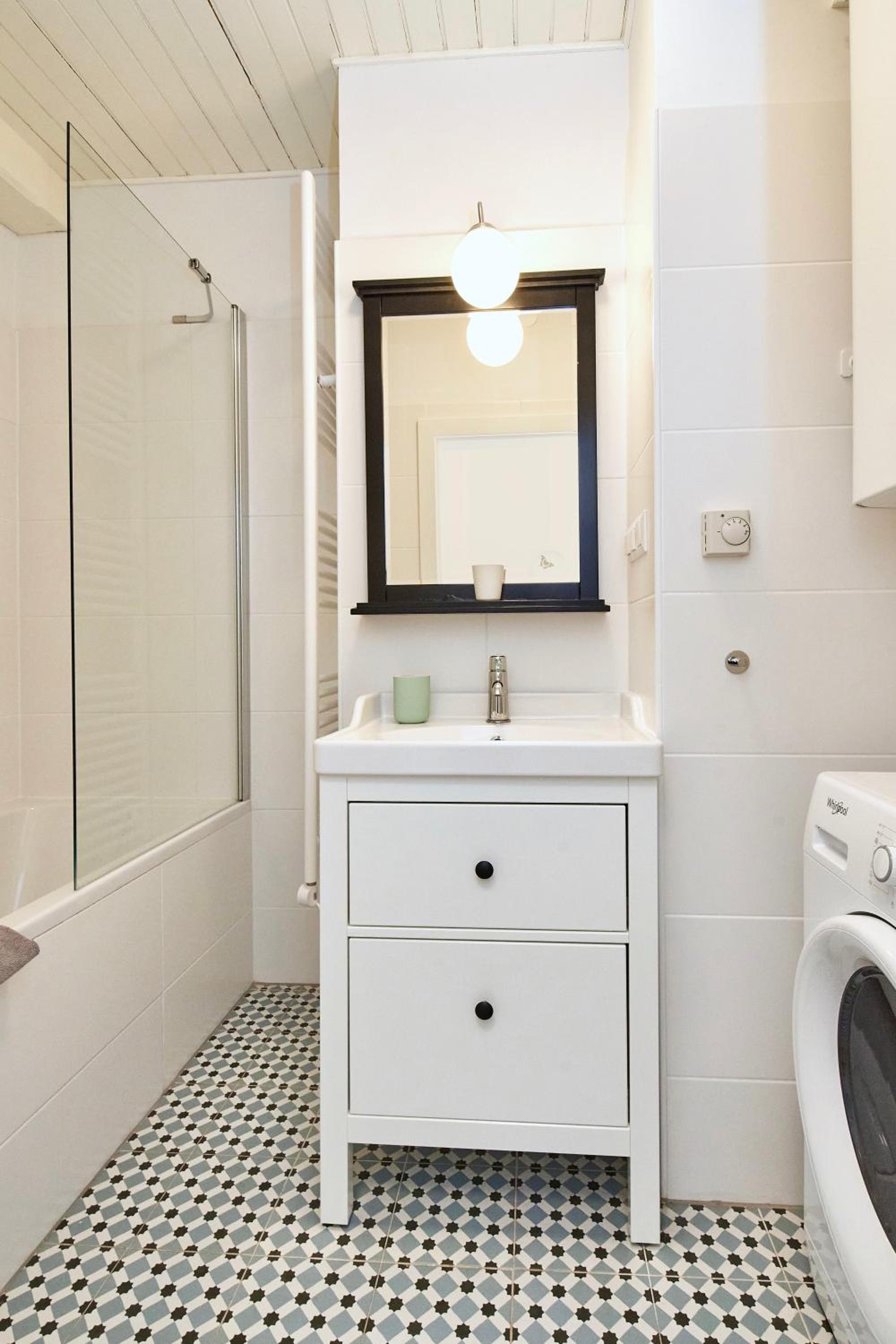 One-Bedroom Apartment - Top 3 photo 2