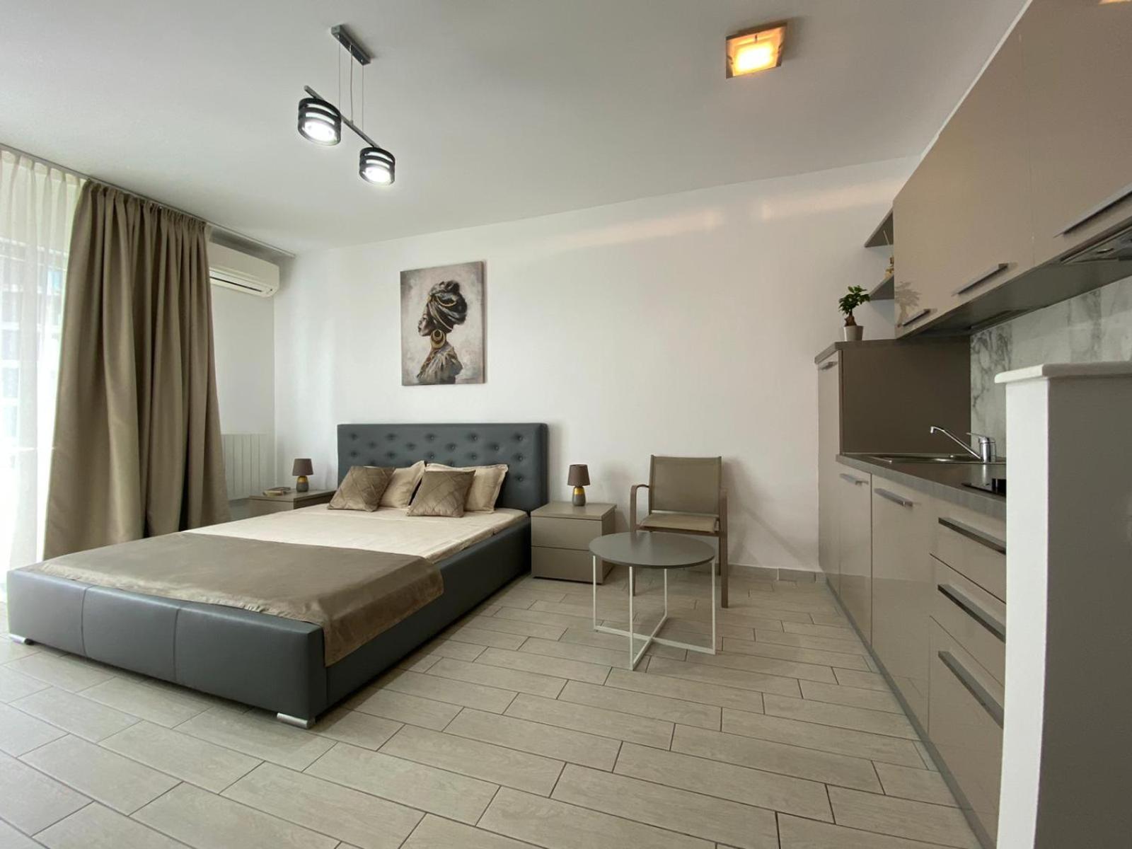 One-Bedroom Apartment - Photo 21
