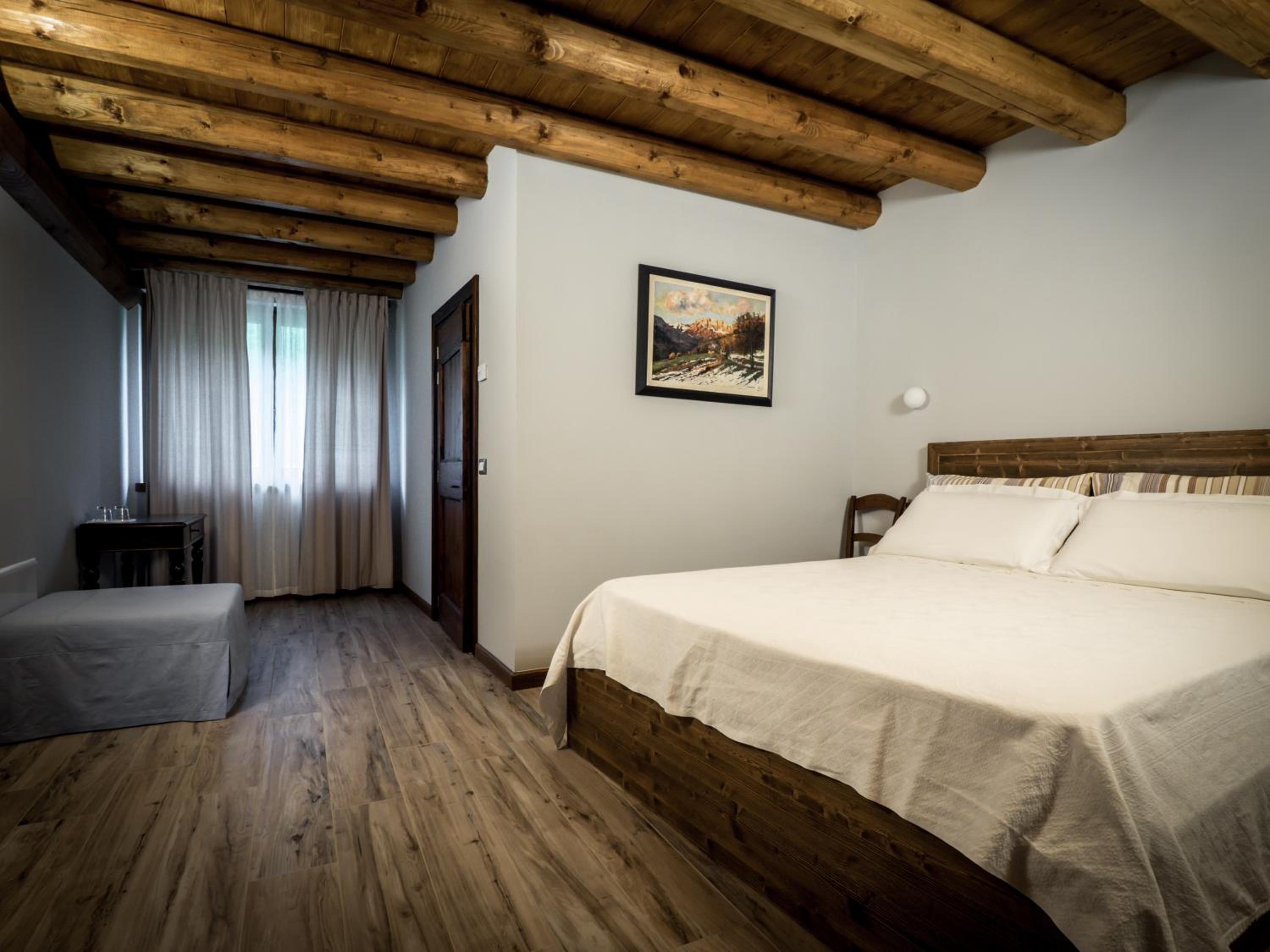 Deluxe Room - Photo 1
