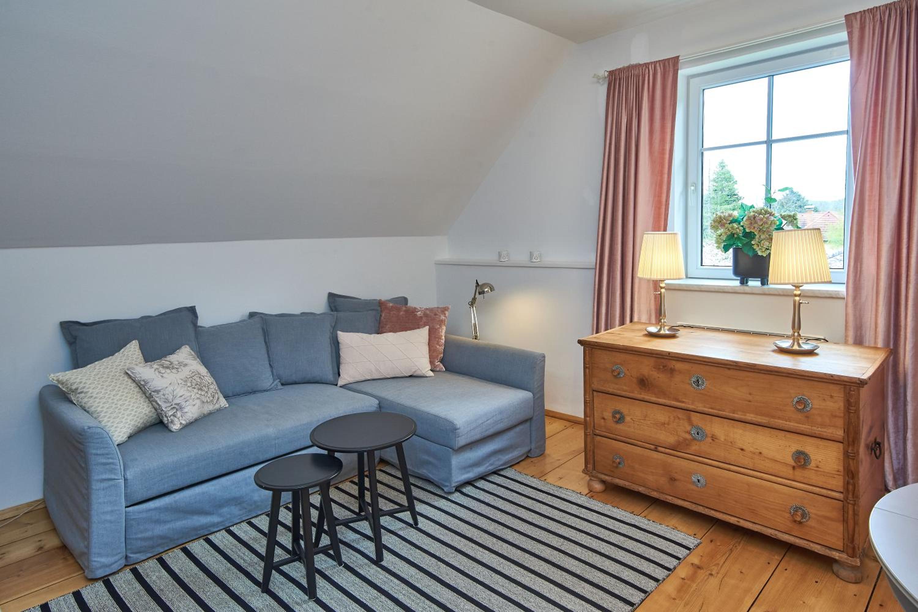 Deluxe Apartment with Balcony - Top 2