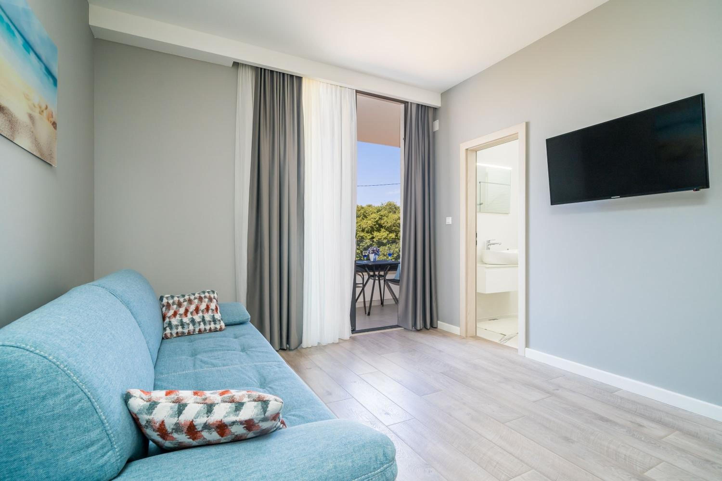 Comfort One-Bedroom Apartment with Balcony