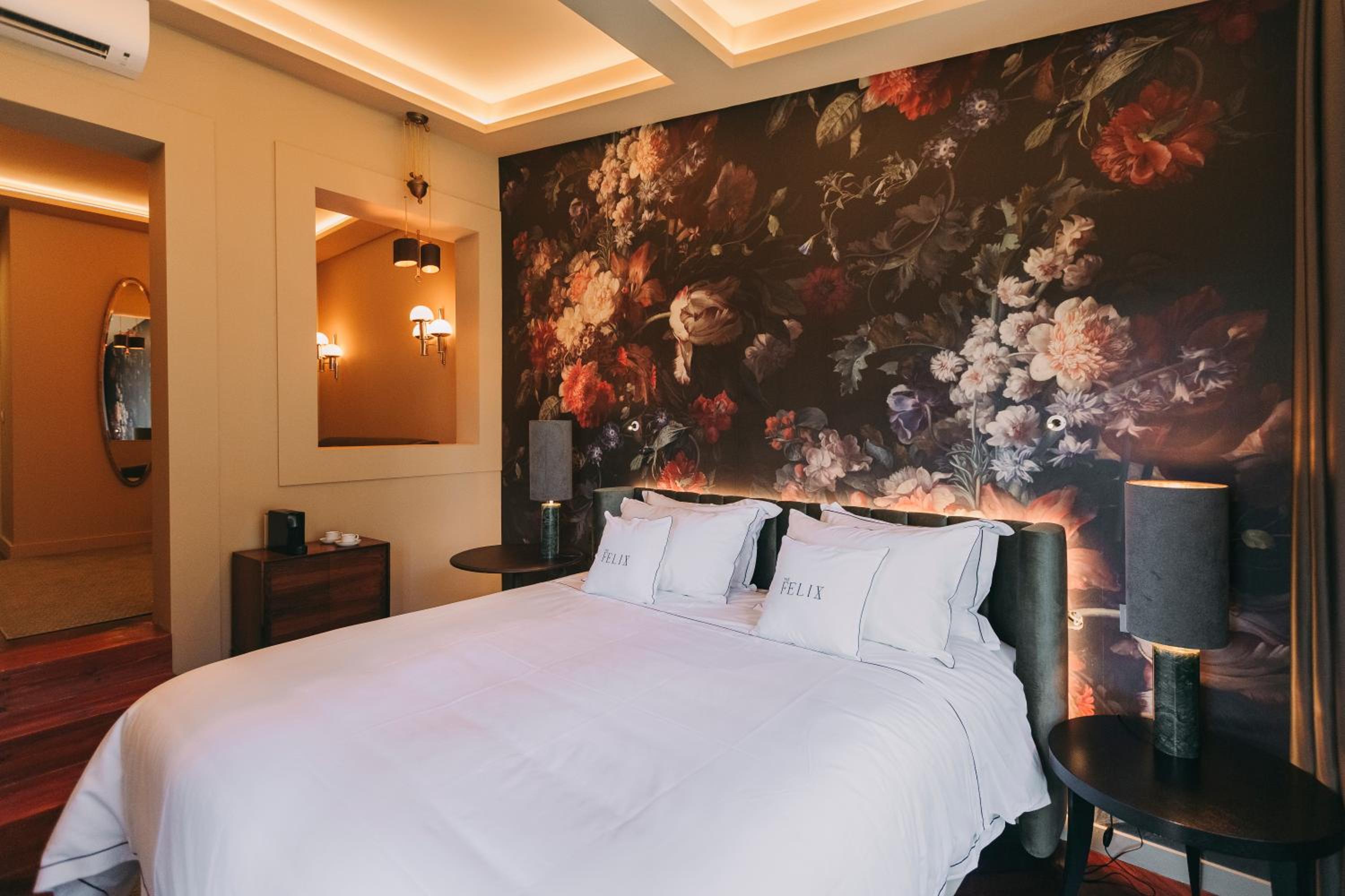 Superior King Room - Photo 7