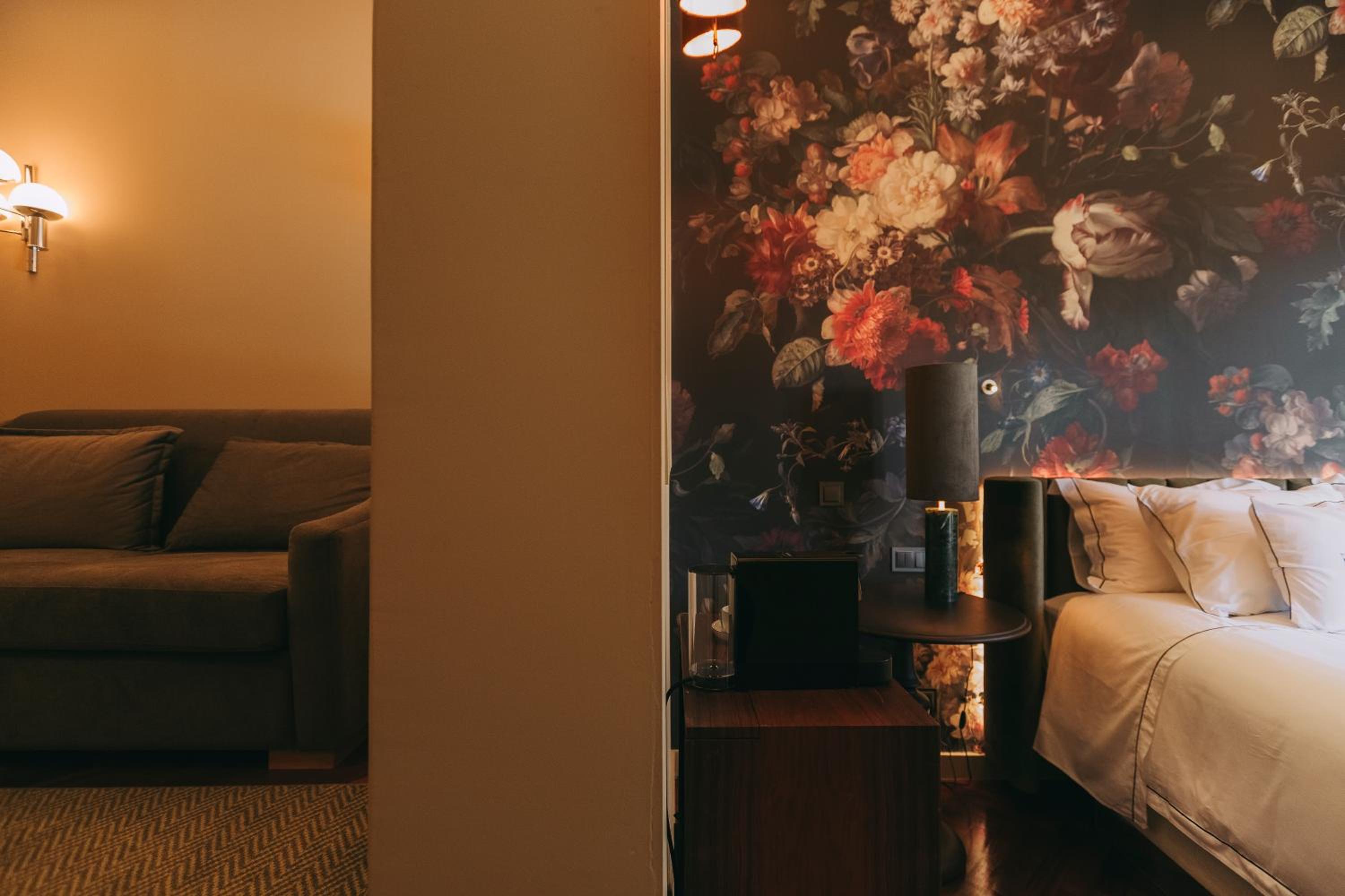 Superior King Room - Photo 8