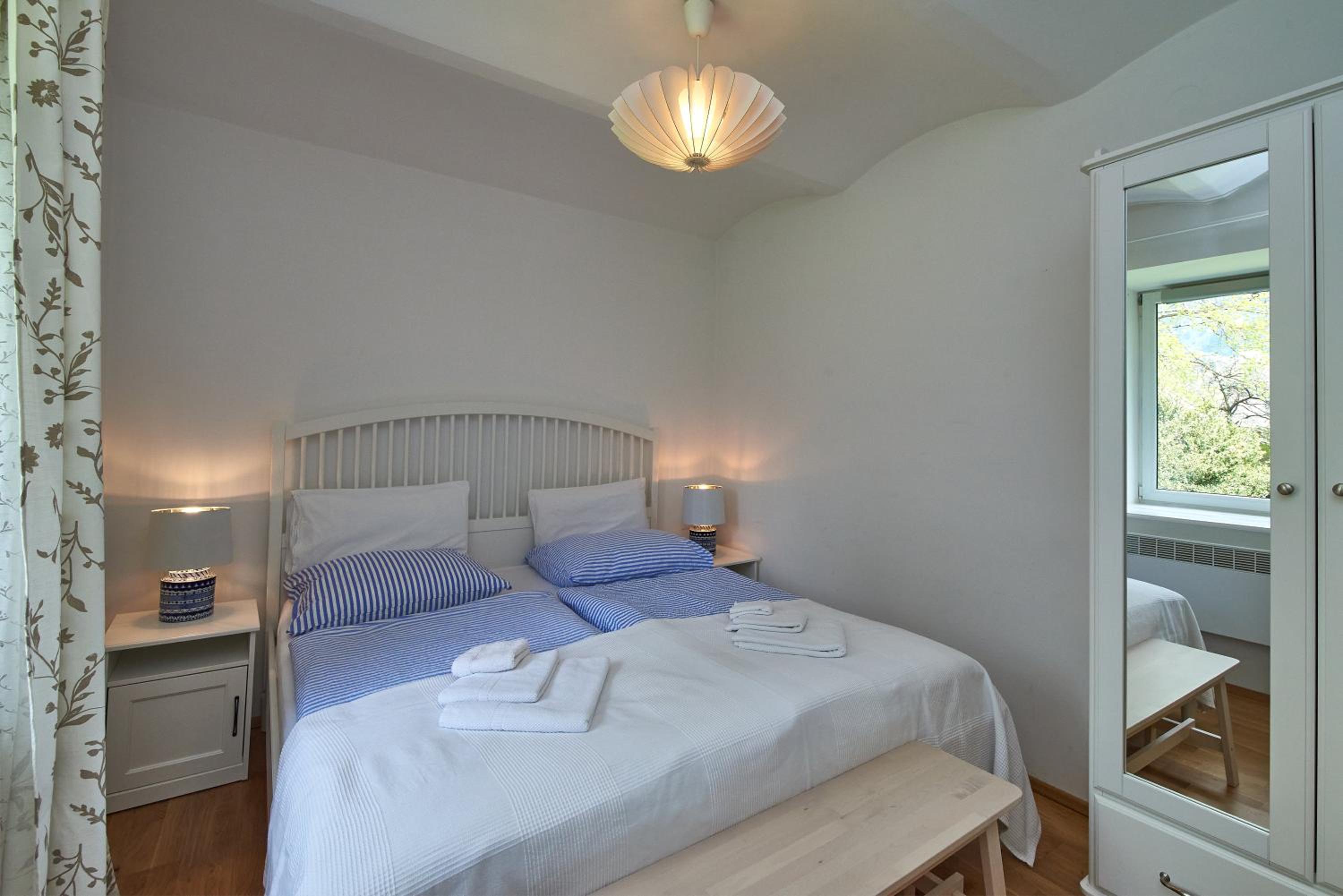 Deluxe Apartment with Conservatory - Top 5
