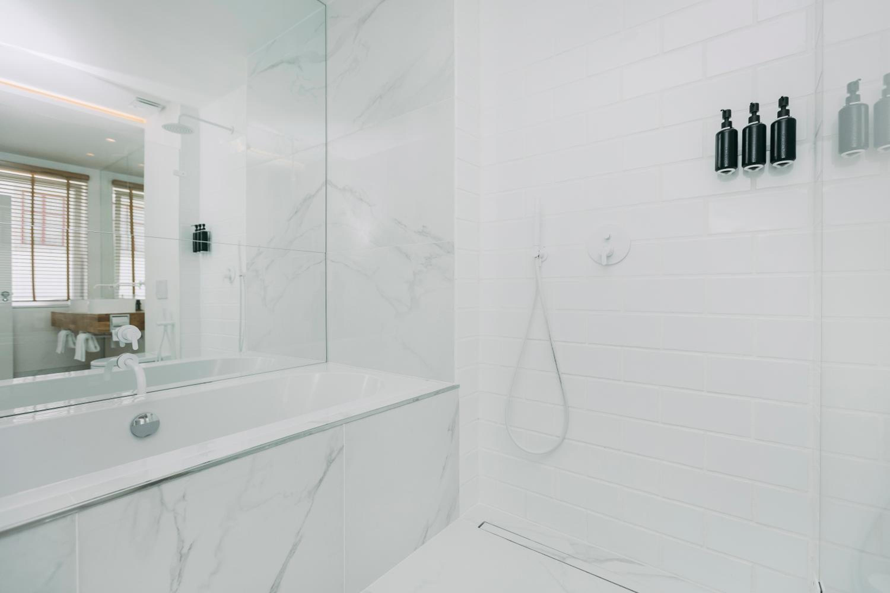 Superior Double or Twin Room - Photo 13