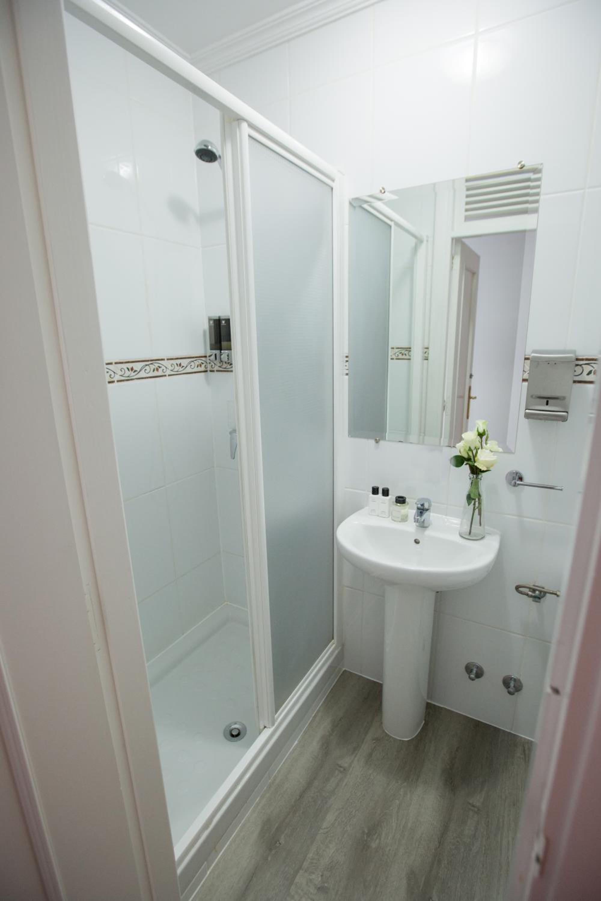 Single Room photo 2