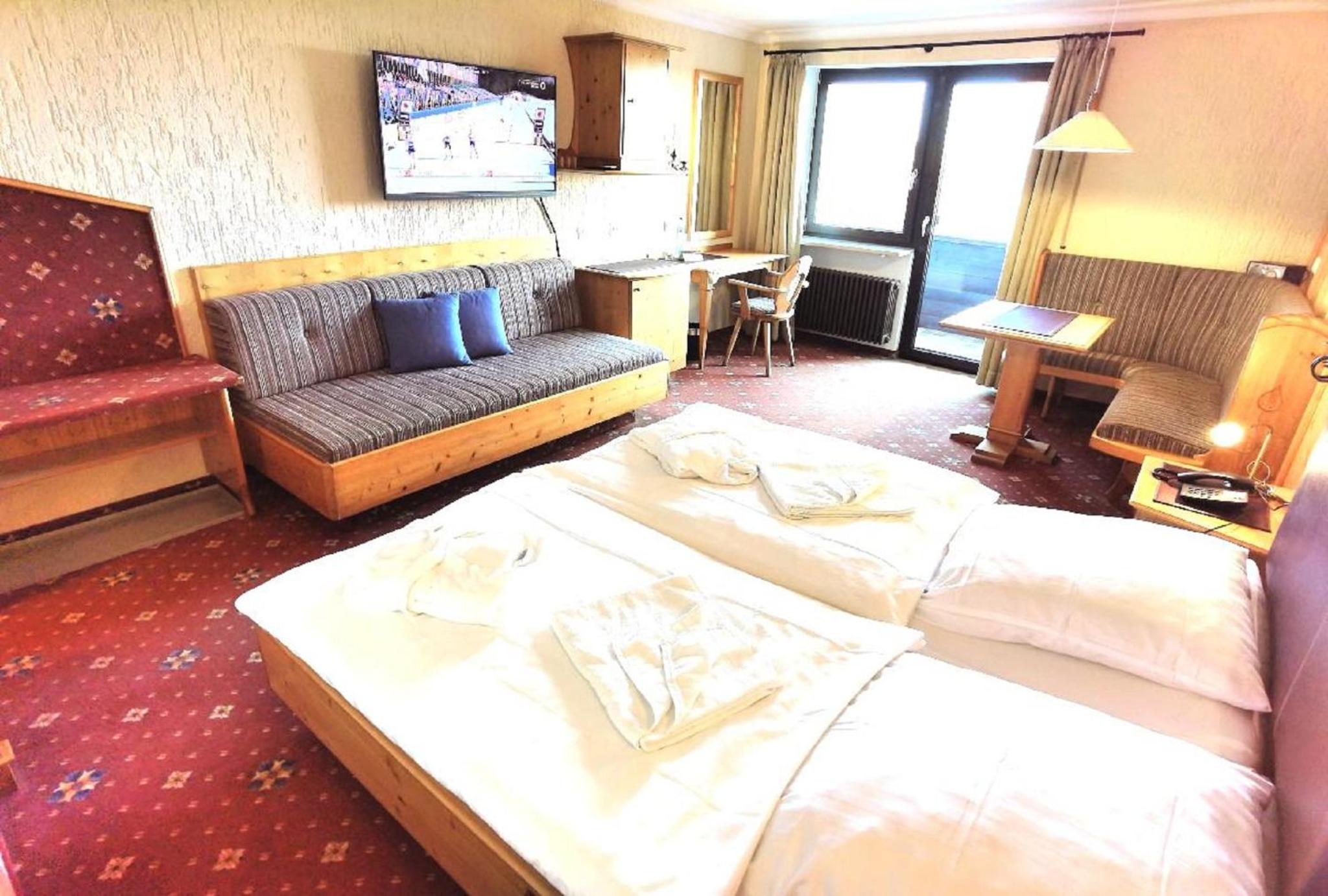 Deluxe Double Room photo 2