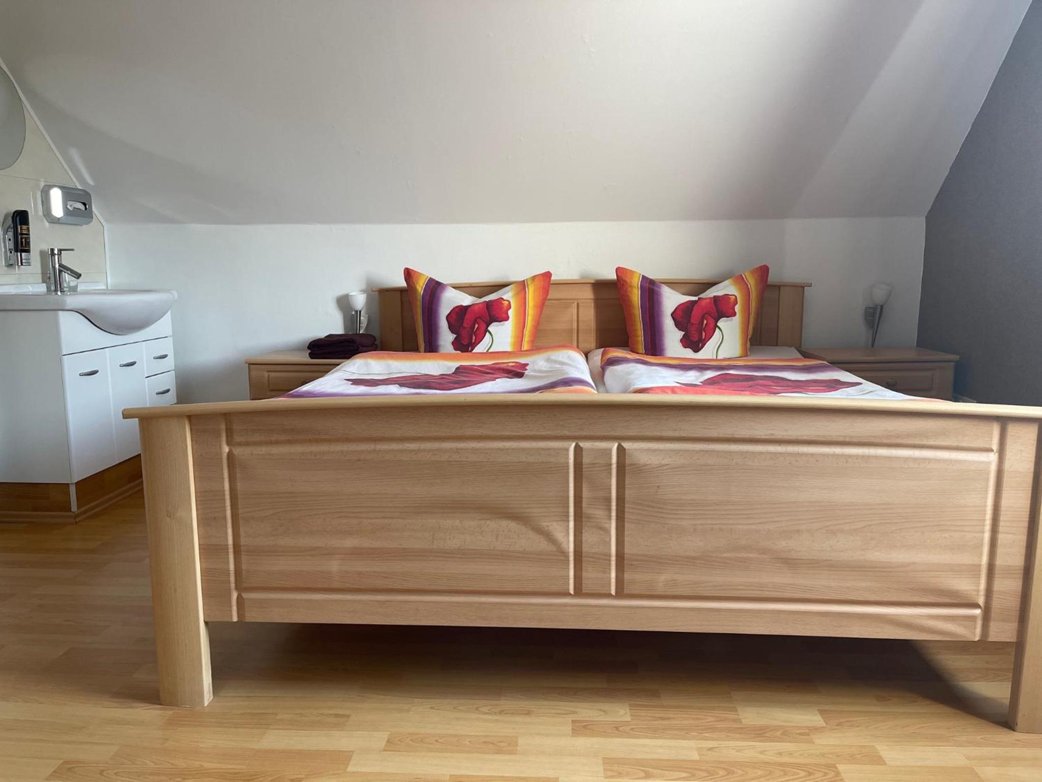 Double Room - Photo 9