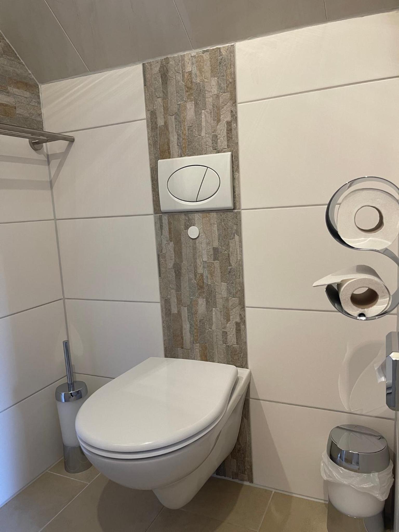 Double Room - Photo 16