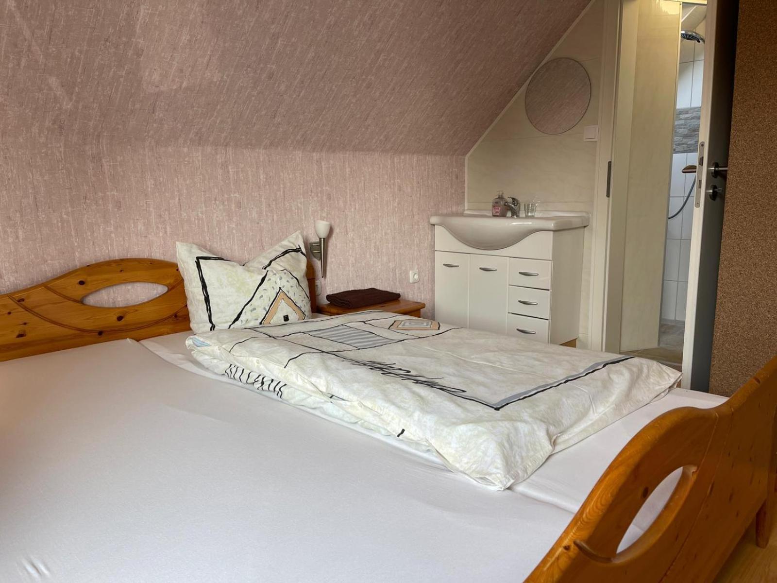 Double Room - Photo 20
