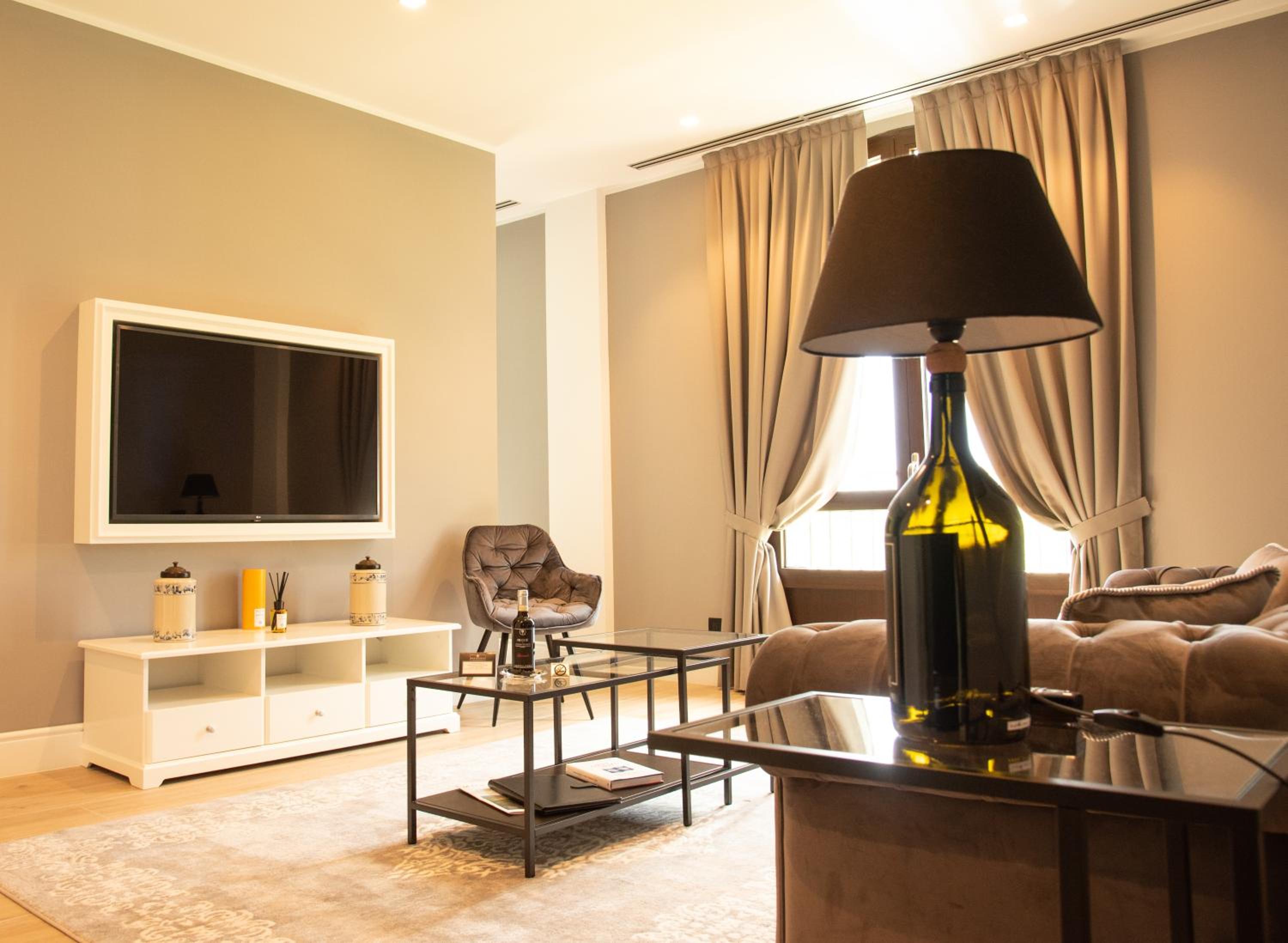 Superior King Room photo 1