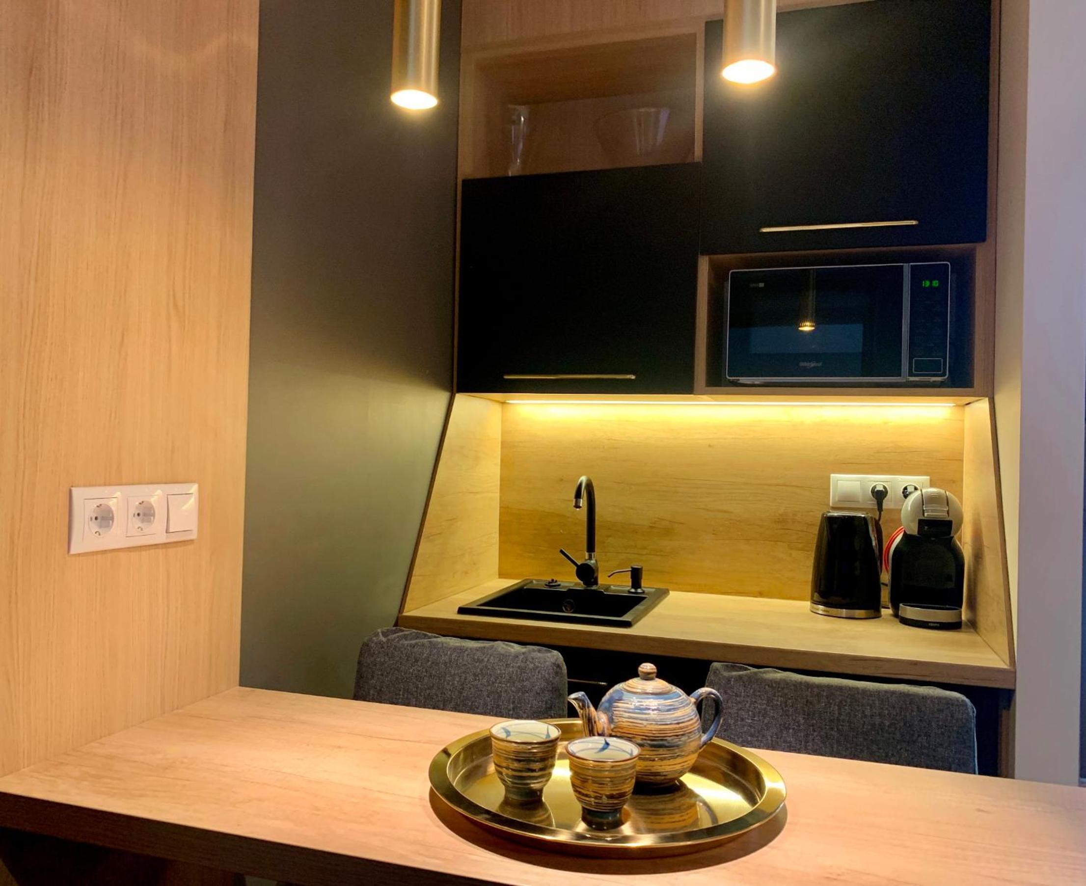 Deluxe Suite with Spa Bath - Photo 17
