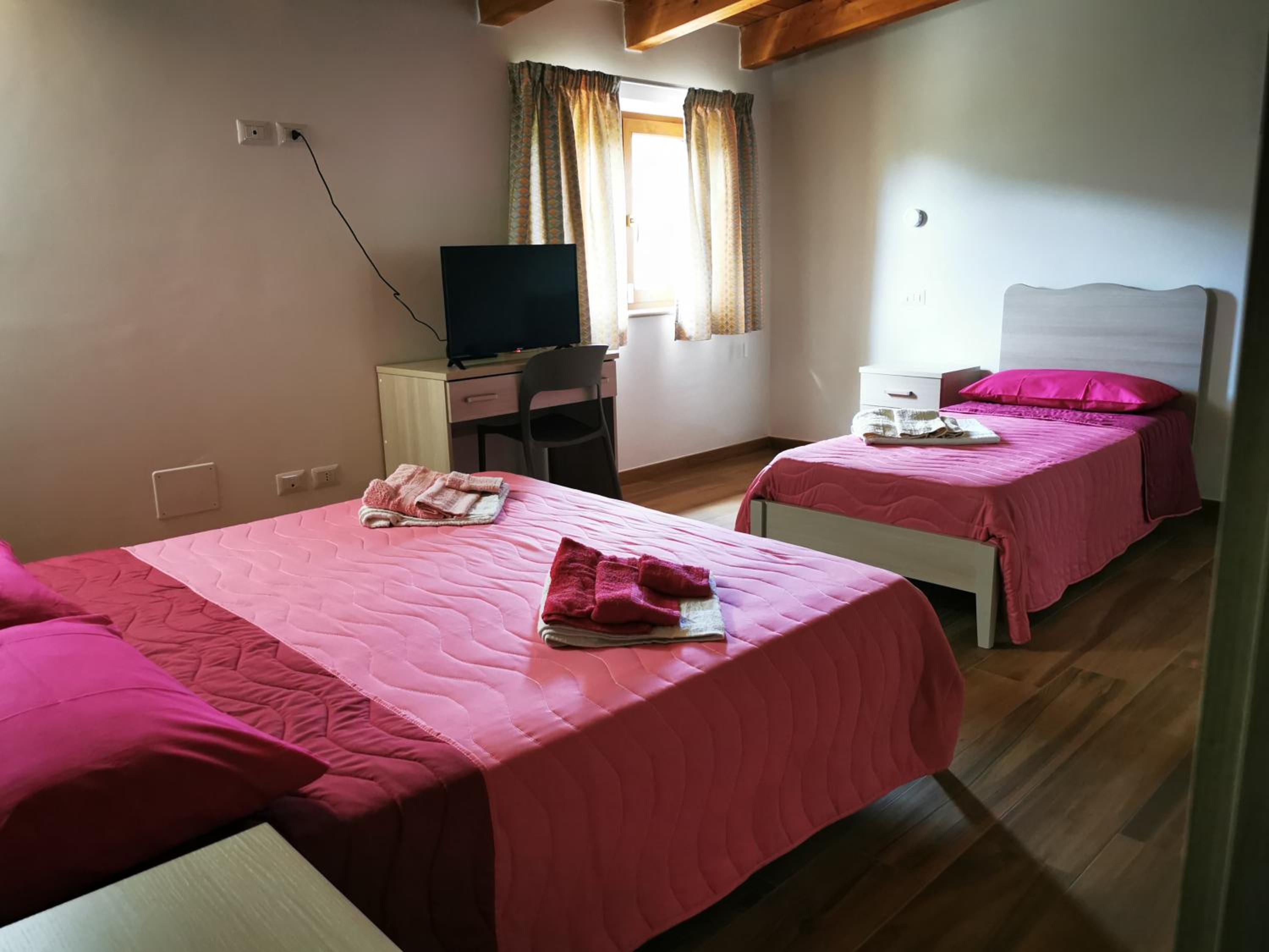 Double Room with Private Bathroom photo 2