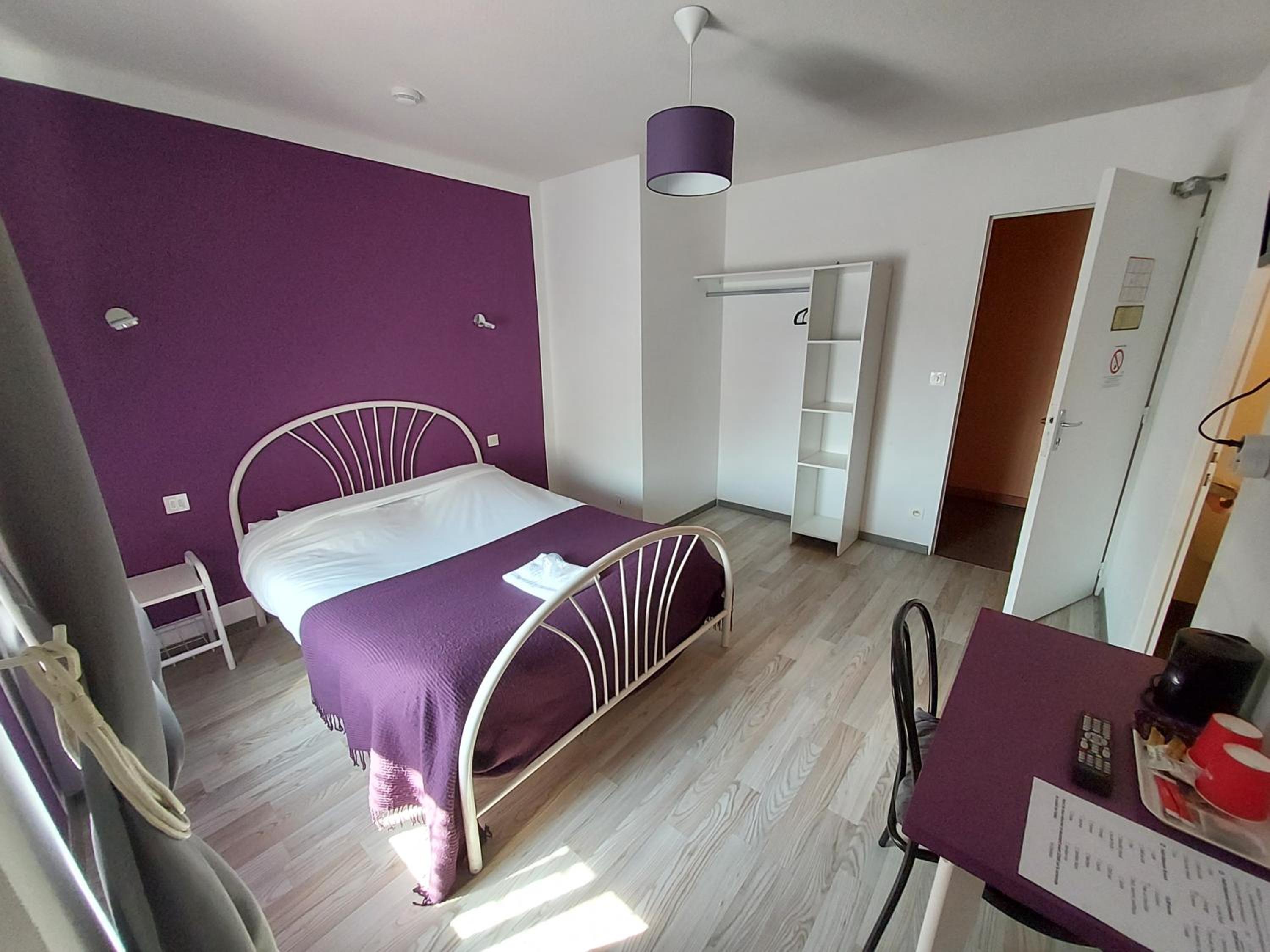 Double Room - Photo 4